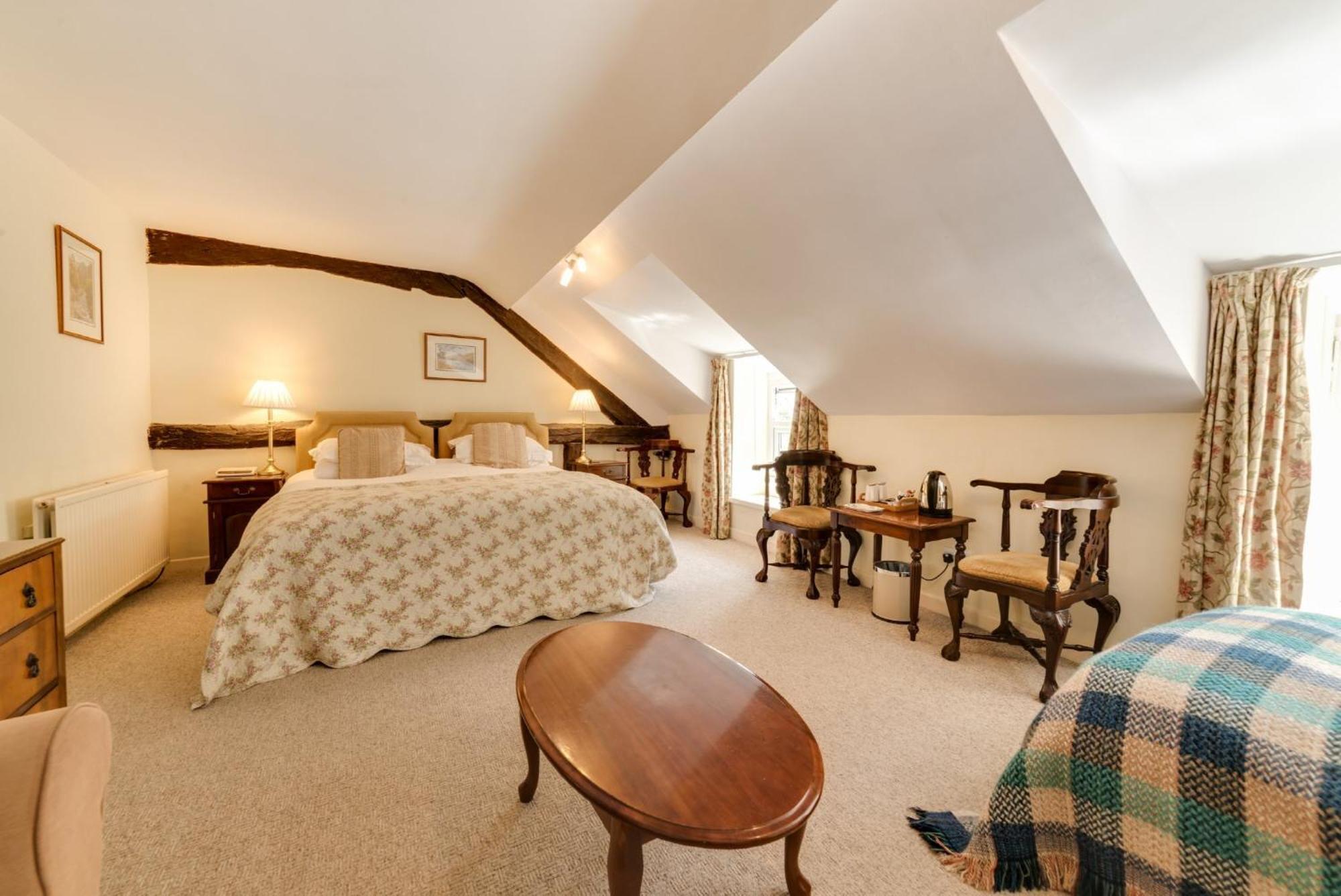 Deluxe Double or Twin Room
