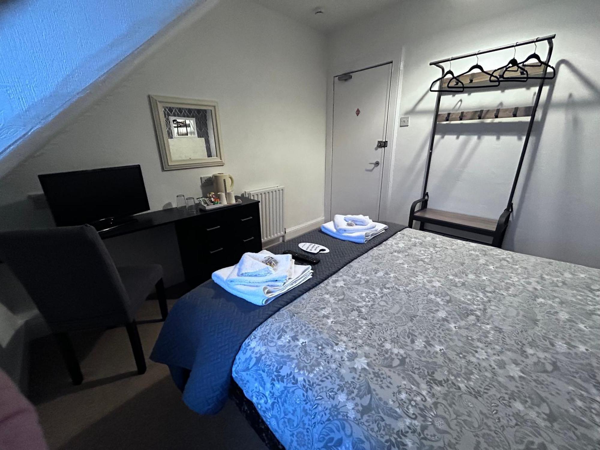 Chambre Double avec Salle de Bains Commune
