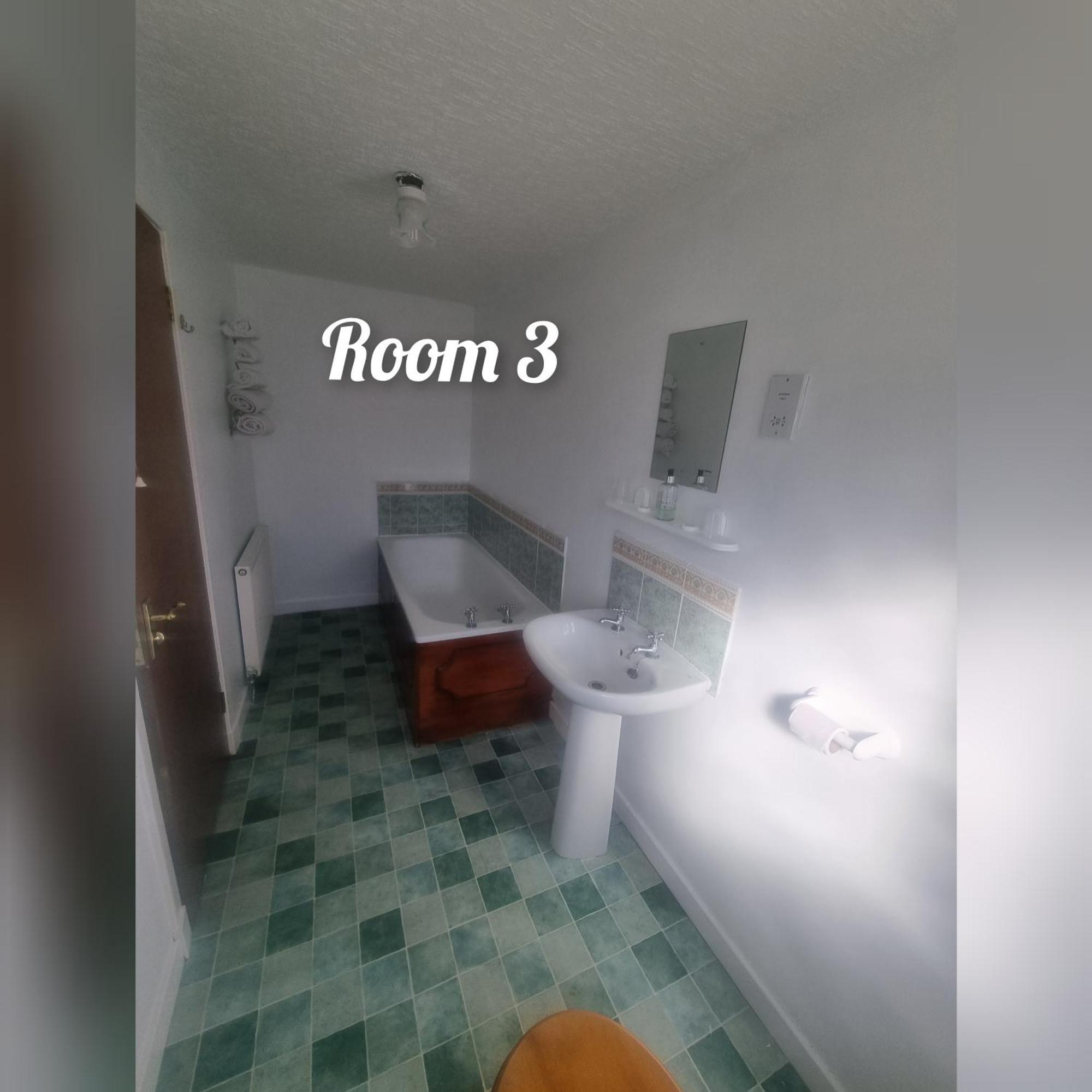 Twin Room with Bath