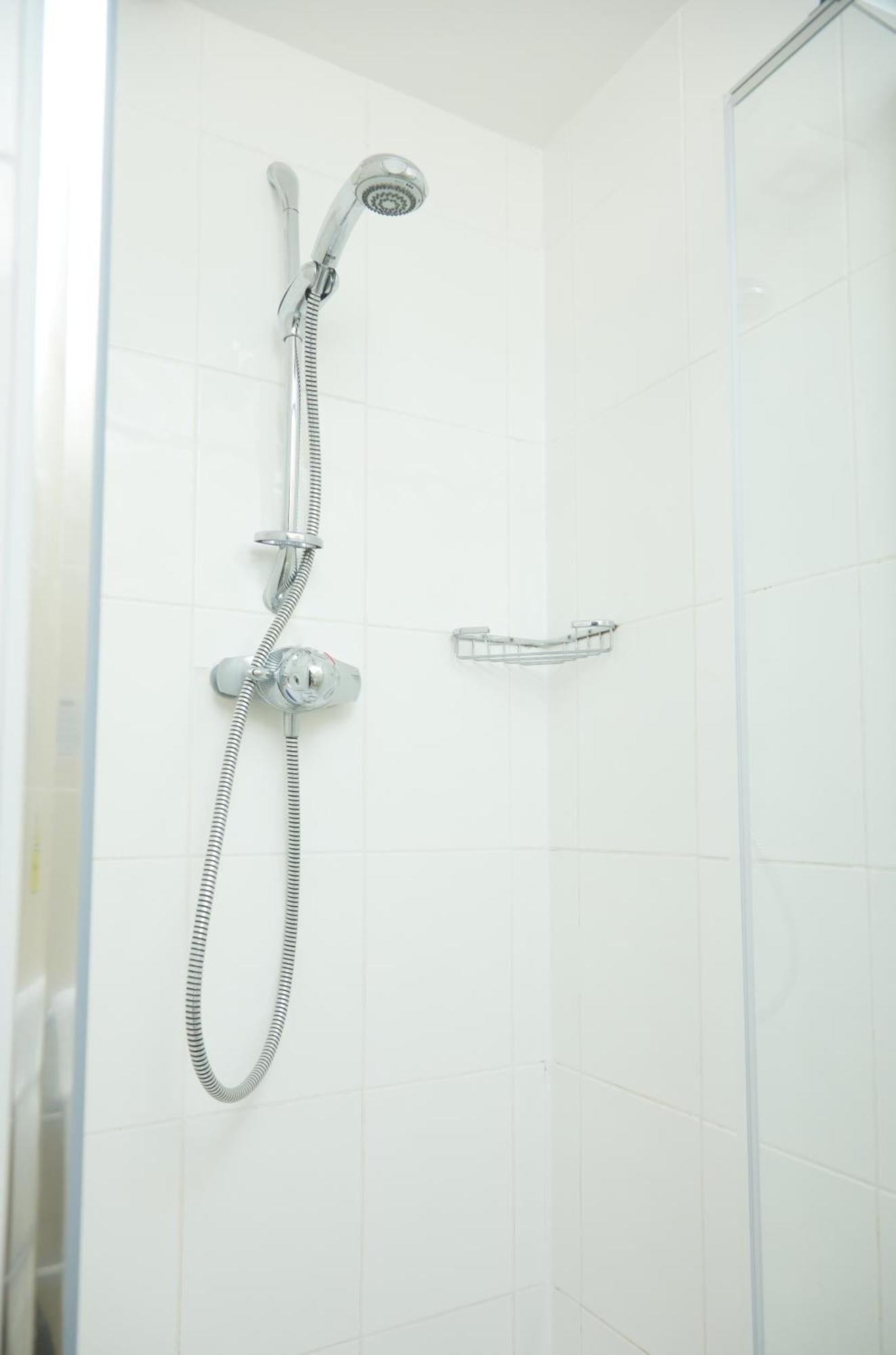 Single Room,1516352698:JPEG