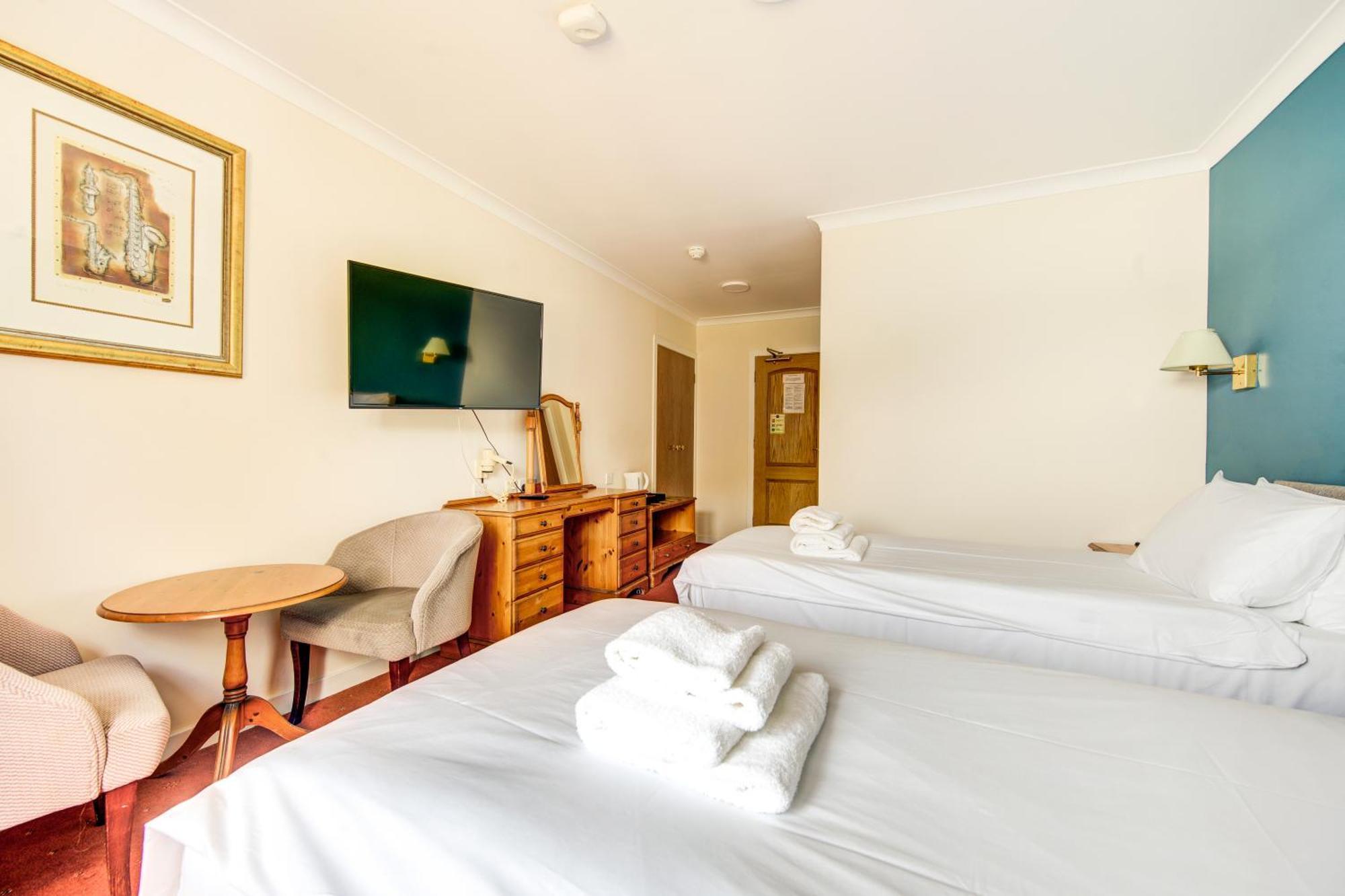 Twin Room with Loch View,1516351384:JPEG