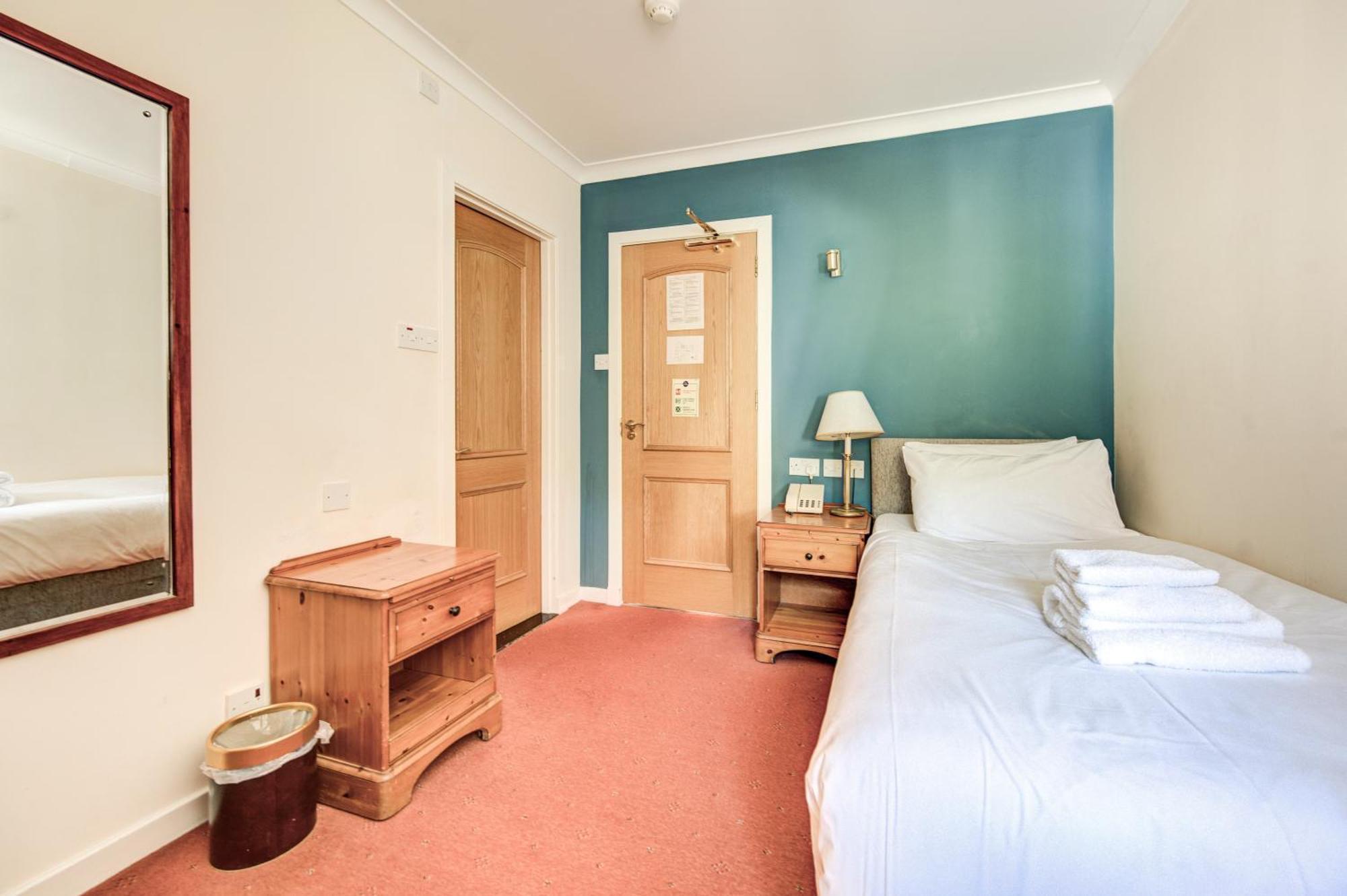 Single Room,1516351441:JPEG