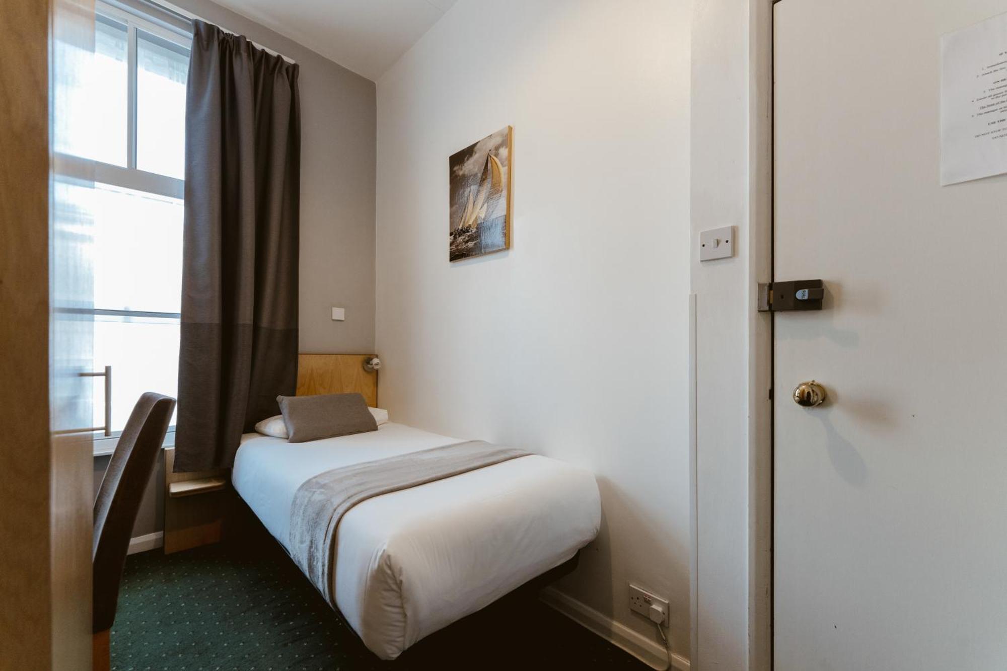 Single Room,1516358842:JPEG