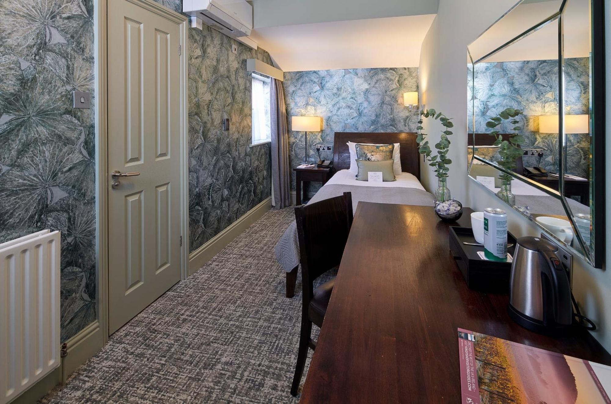 Compact Single Room,1516376605:JPEG