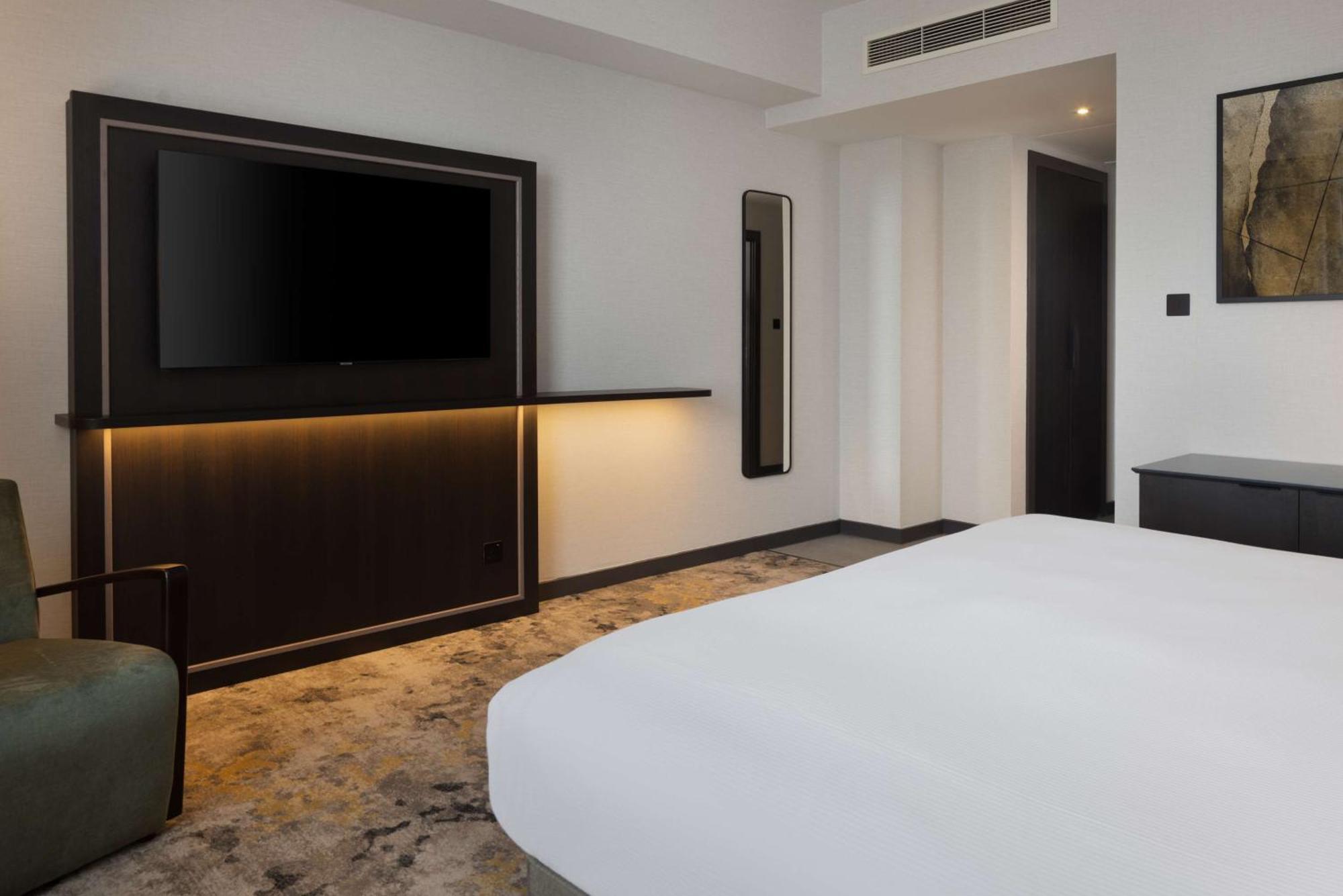 King Executive Room with Castle View,1516428178:JPEG