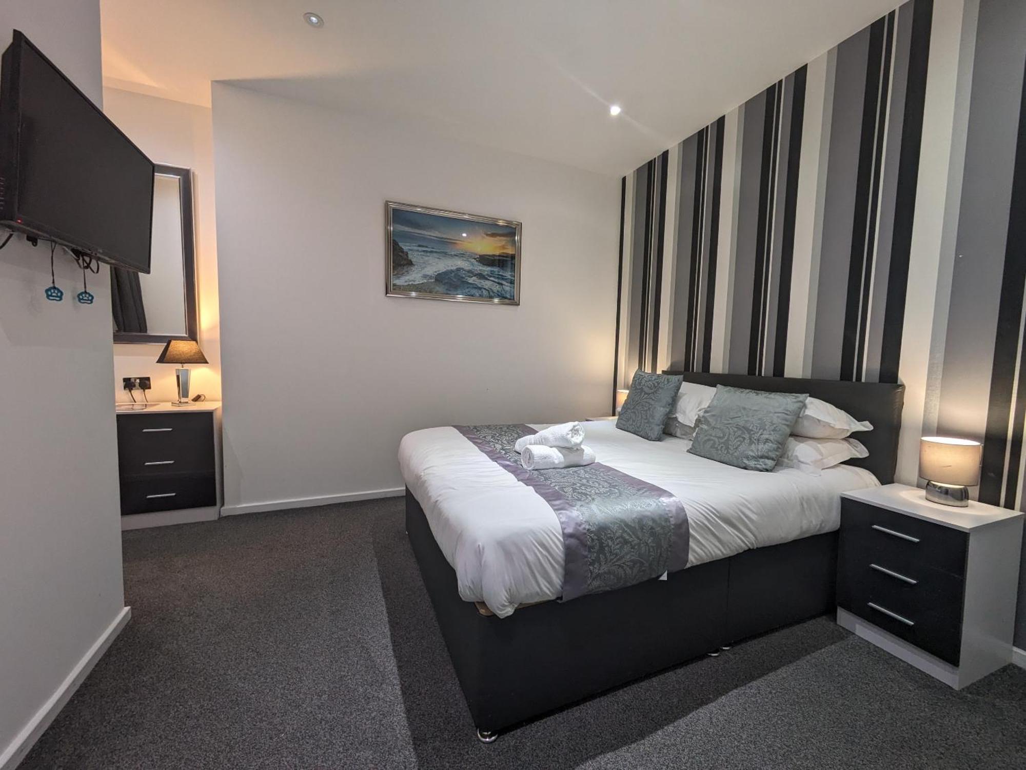 Deluxe Double Room with Shower