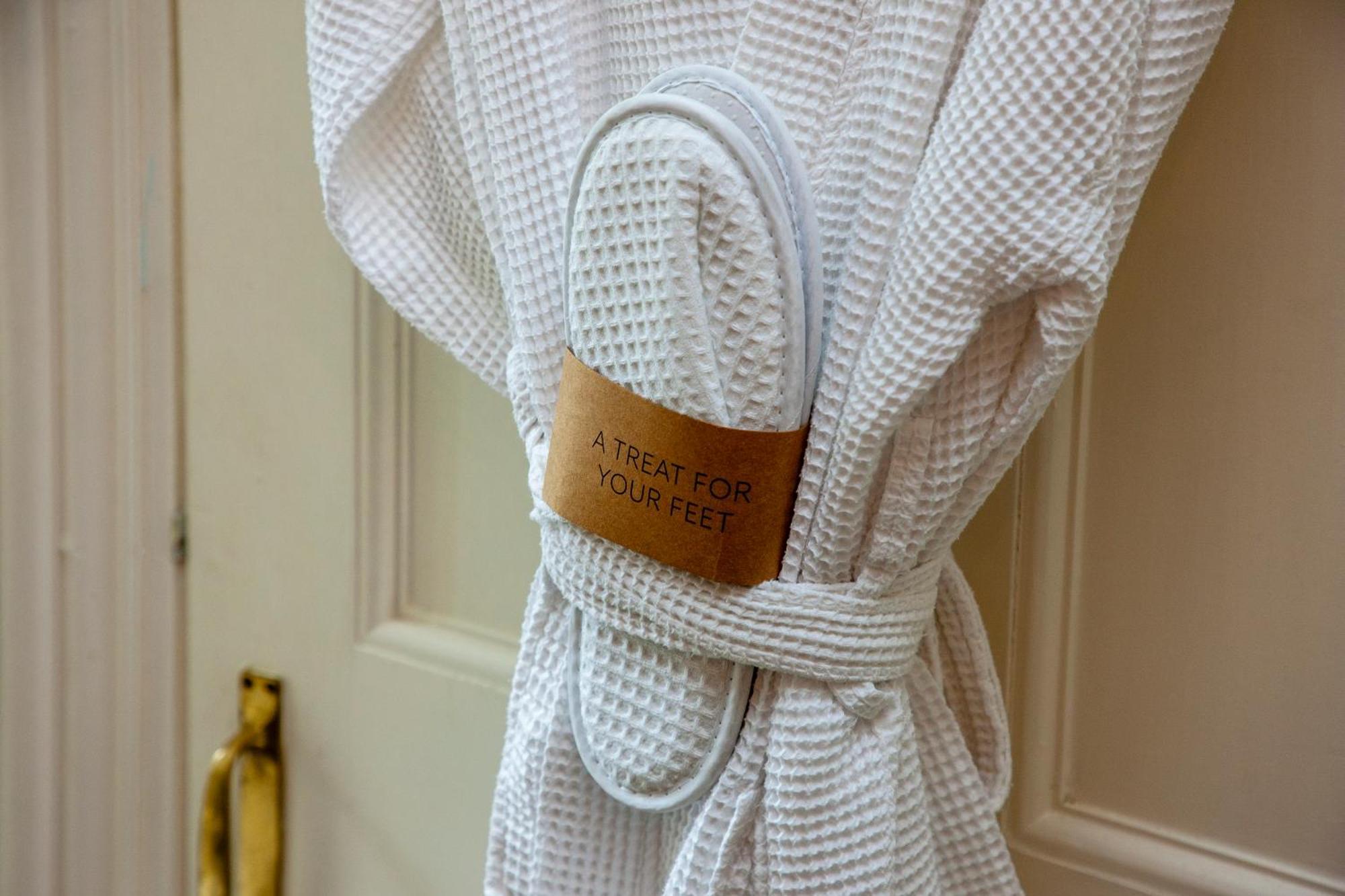 Deluxe Double Room,1523859580:JPEG