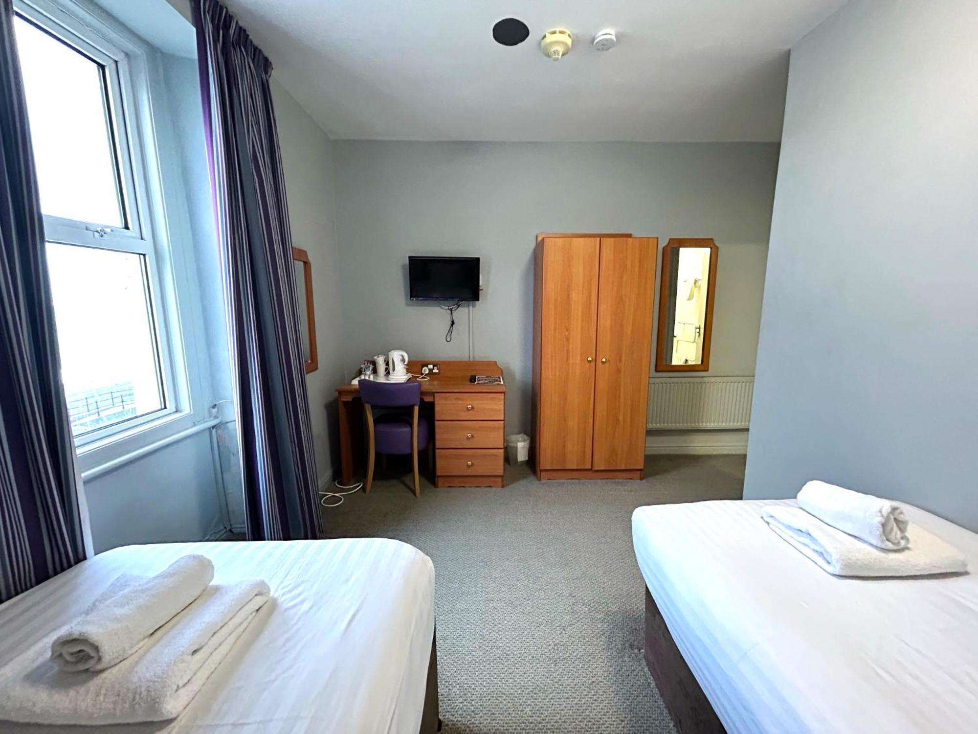 Twin Room with Sea View