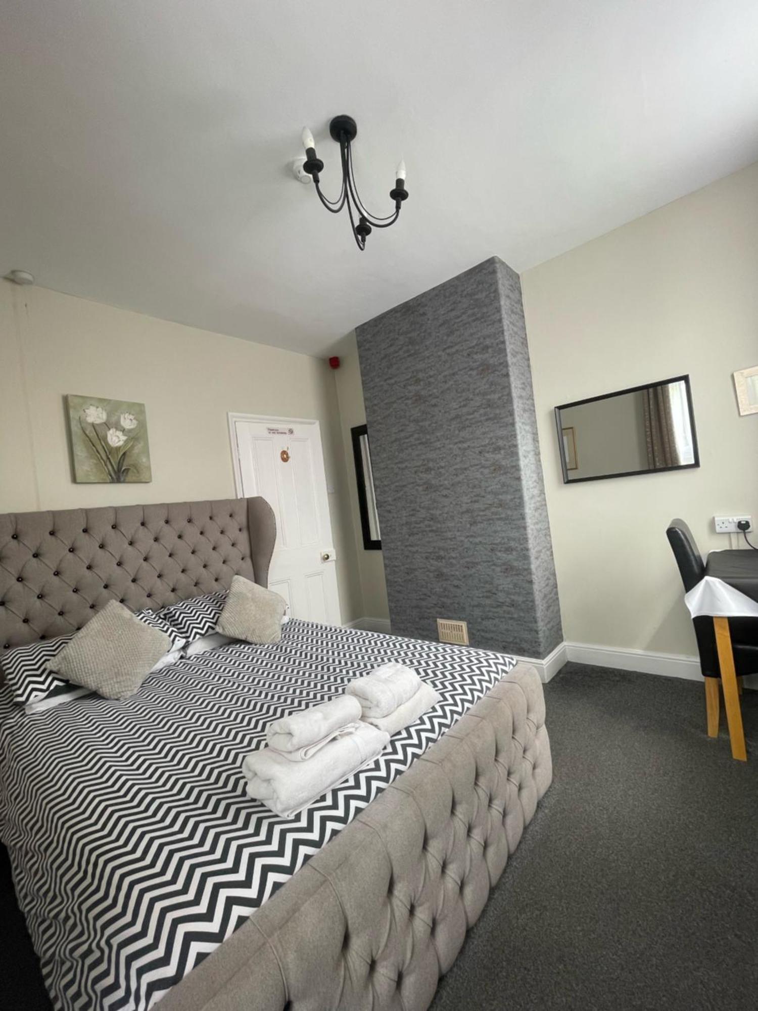 Double Room,1226969597:JPEG
