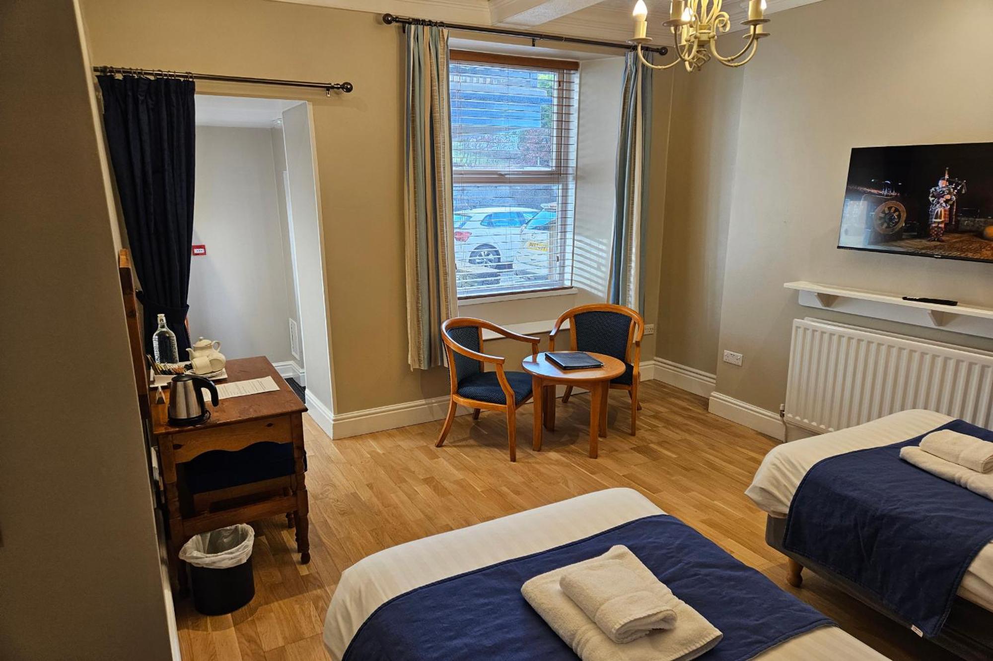 Twin Room,1527494590:JPEG