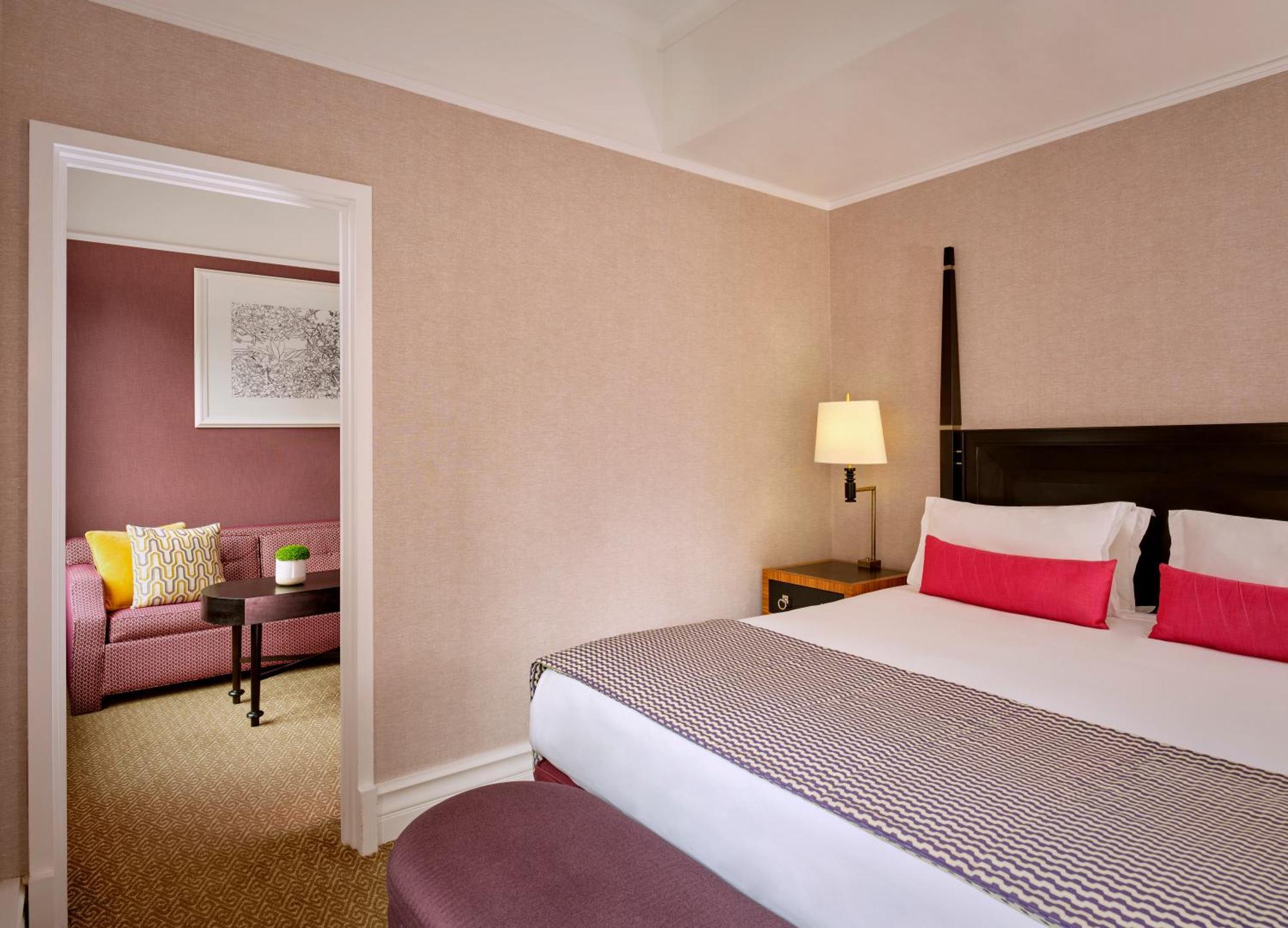 Junior Suite, 1 King, Sofa bed,1535653624:JPEG