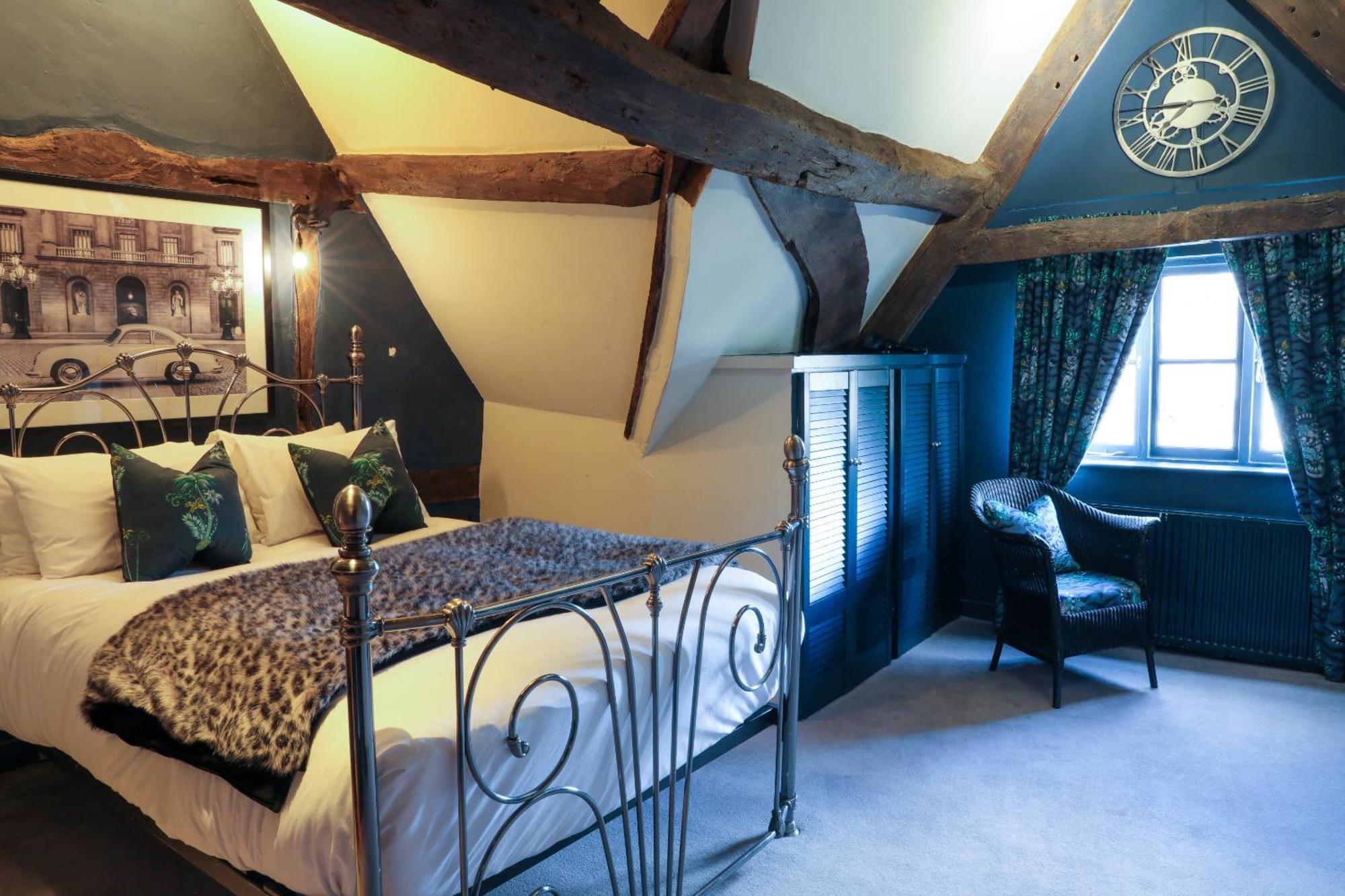 Standard Double Room with Bath Ensuite