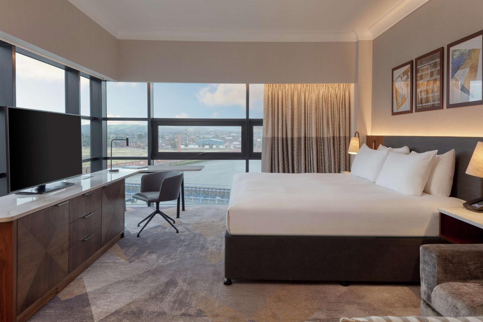 Junior King Suite Executive Lounge View,1538967115:JPEG