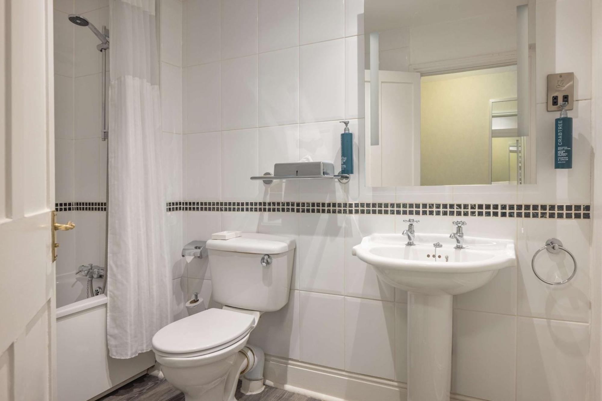Deluxe Double Hilton Guest Room