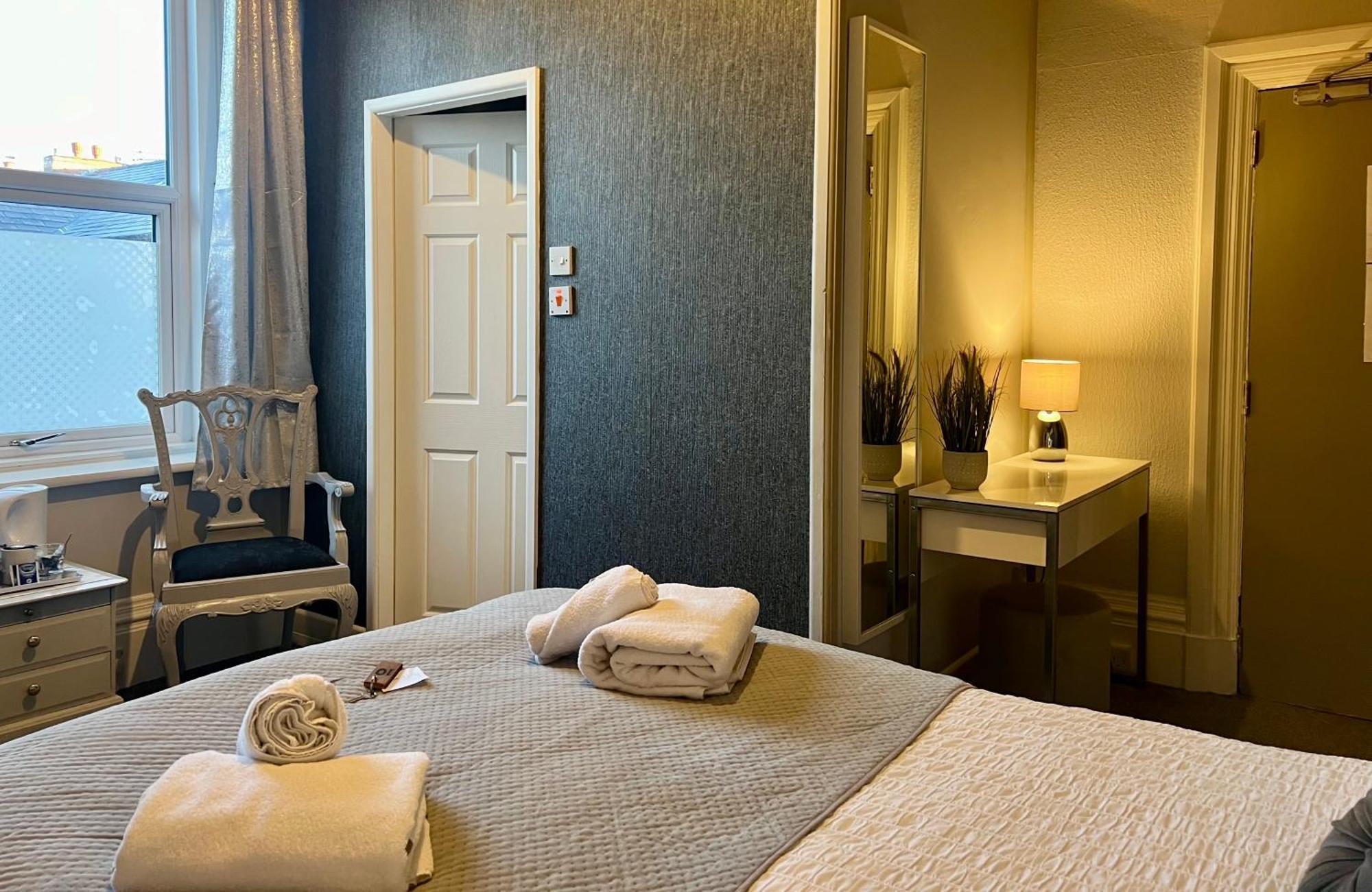 Standard Double Suite,1649036686:JPEG