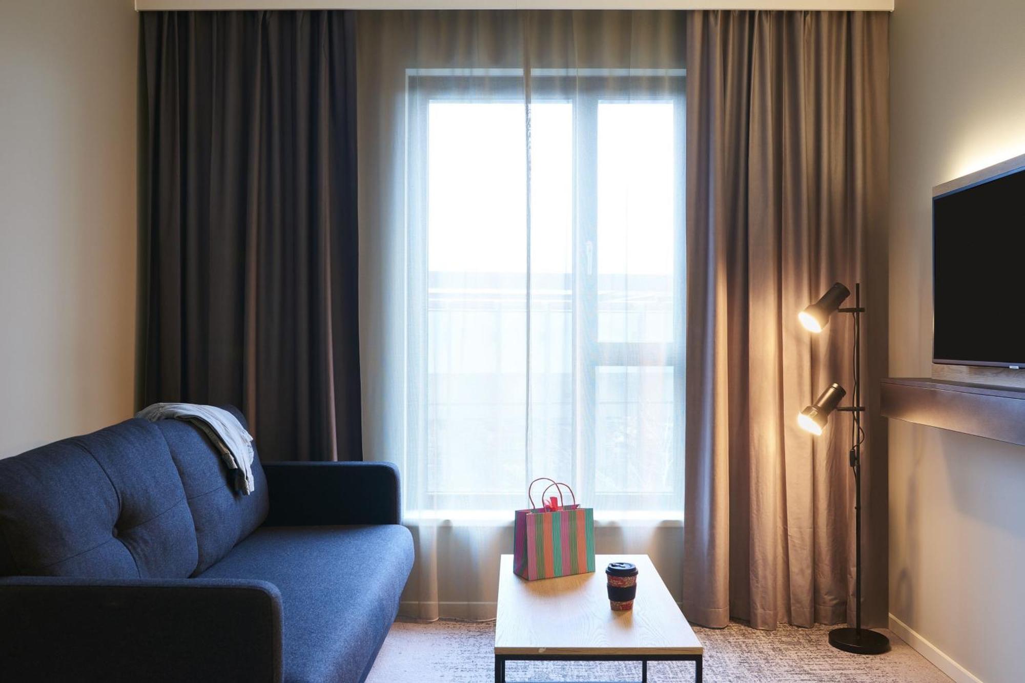 Moxy Extra Sleeper Queen Room with Sofa Bed