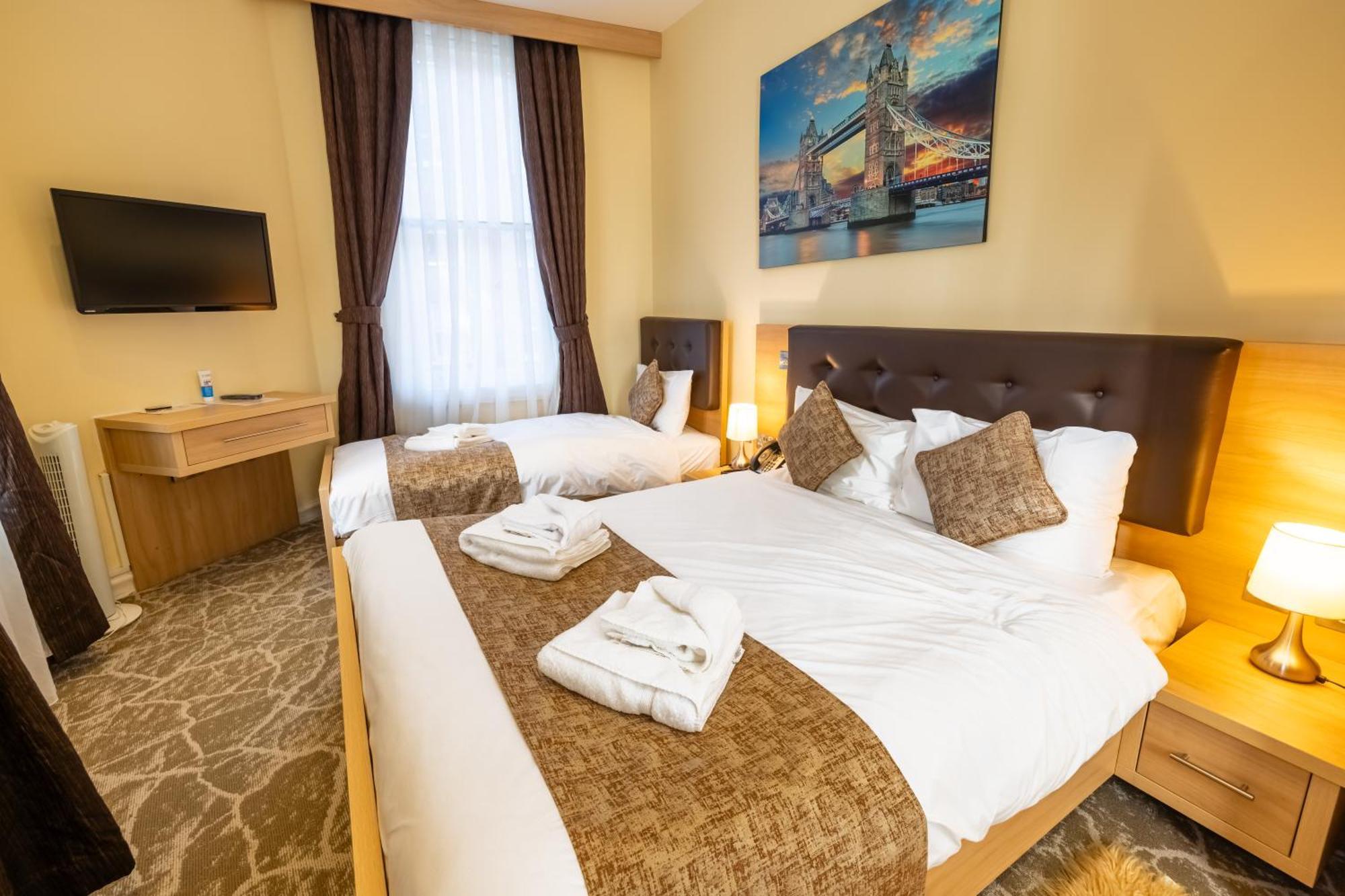 Triple Room,1539362077:JPEG