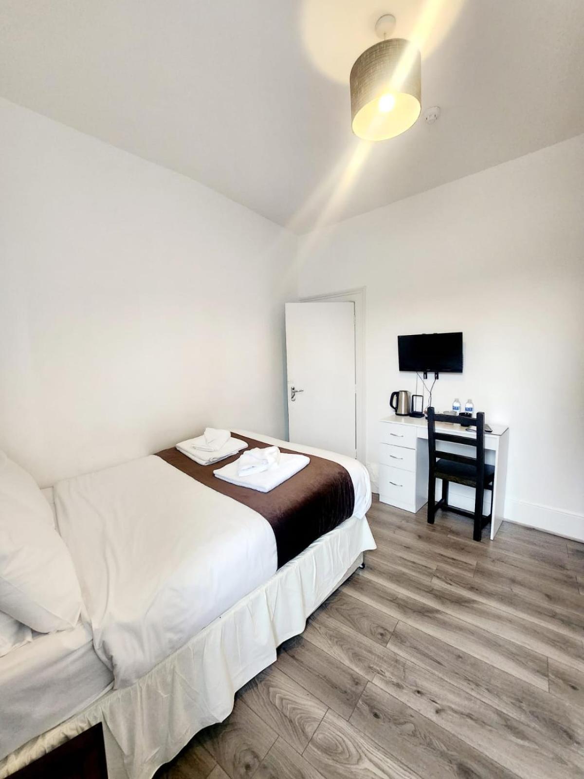 Double Room,1539604432:JPEG