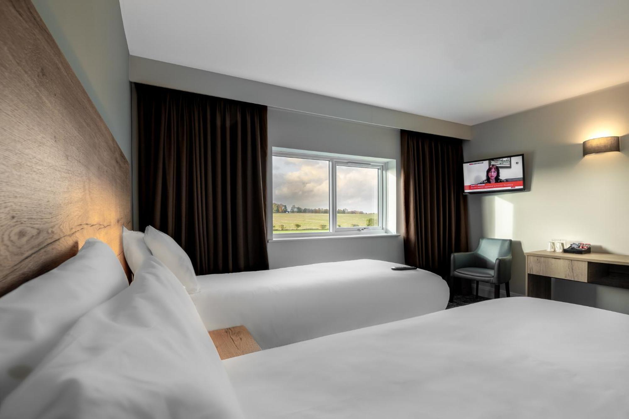 Twin Room,1539637639:JPEG