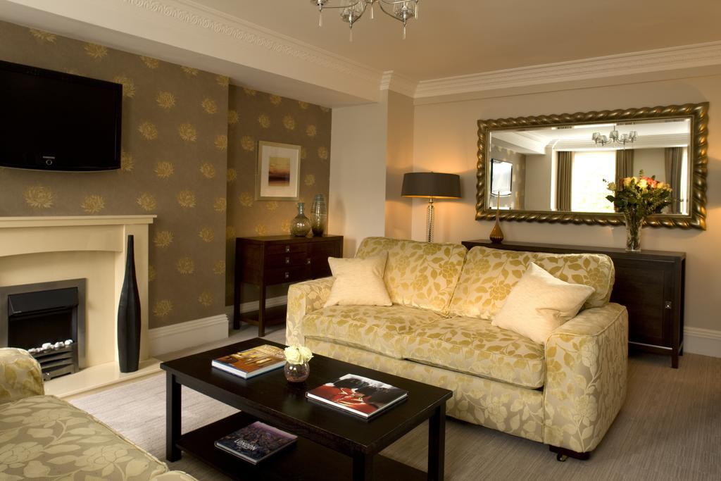 Standard Three-Bedroom Apartment,212627609:JPEG