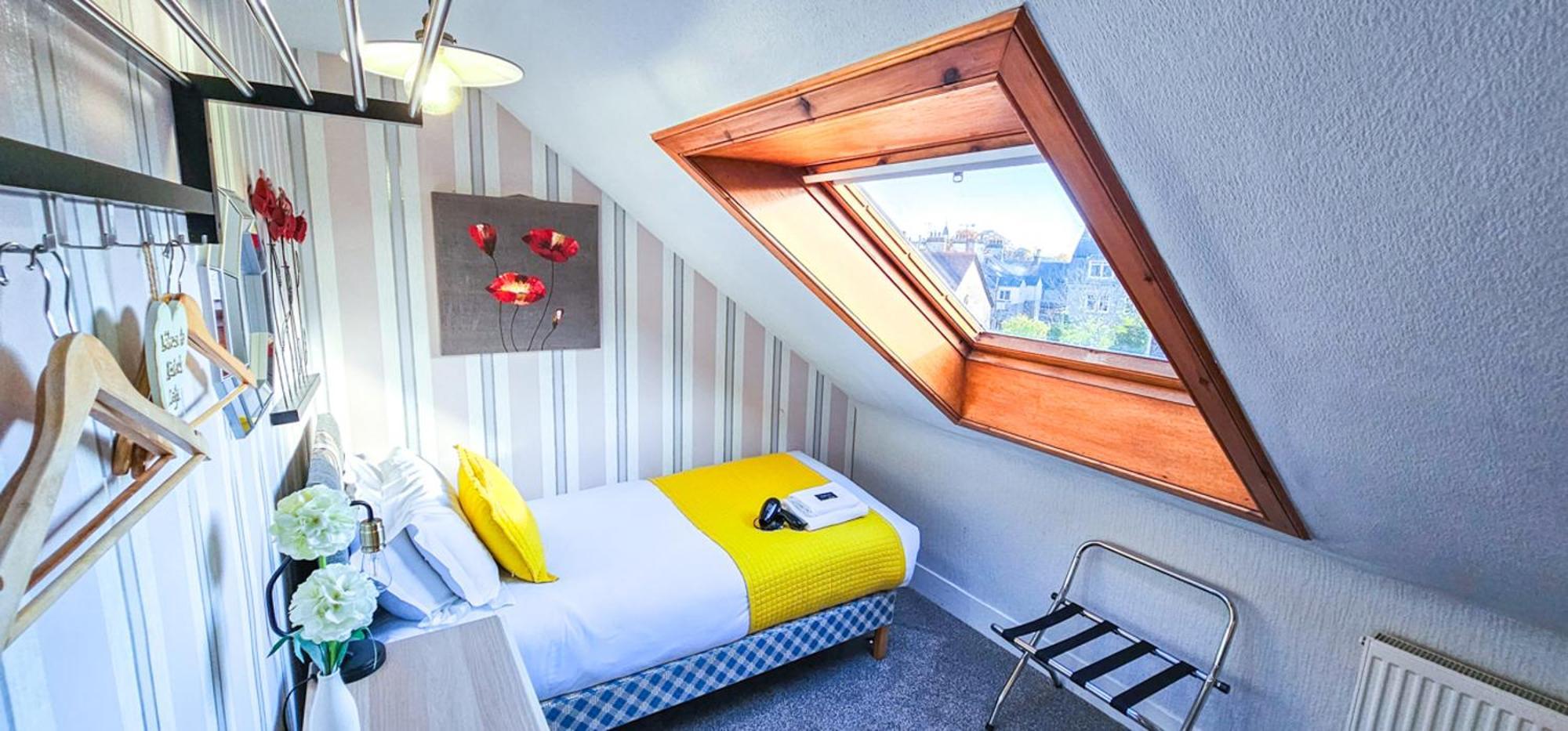 Single Room with Bathroom,1541461243:JPEG