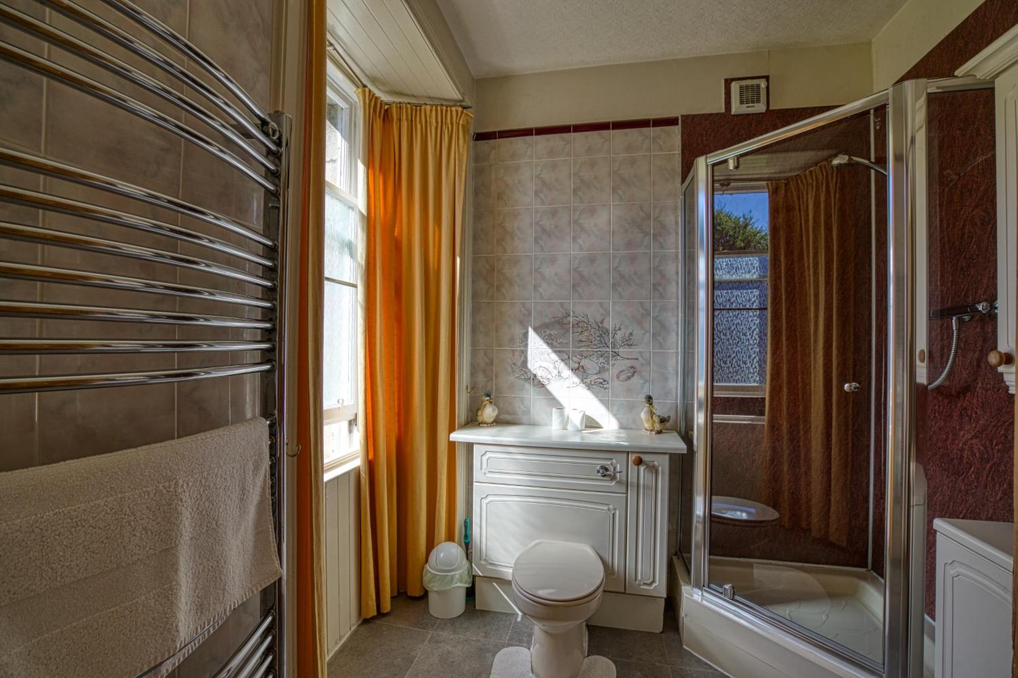 Twin Room with Private Bathroom