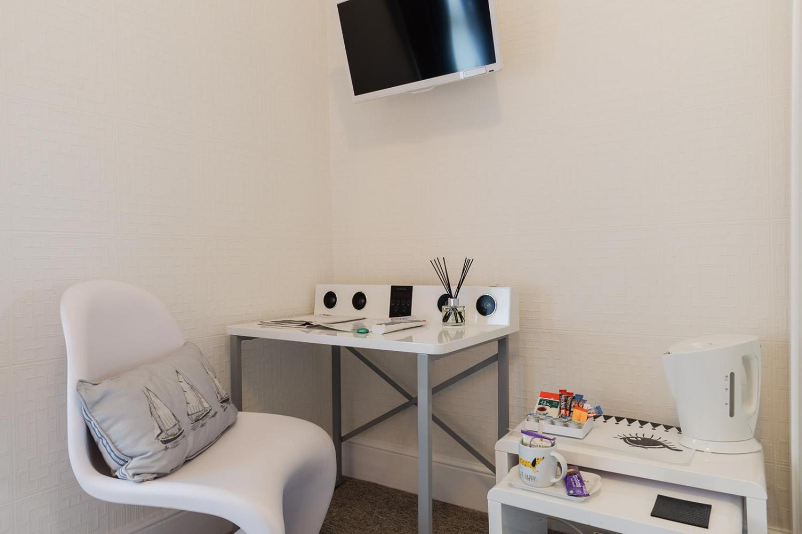 Single Room with Private Bathroom,1542723745:JPEG