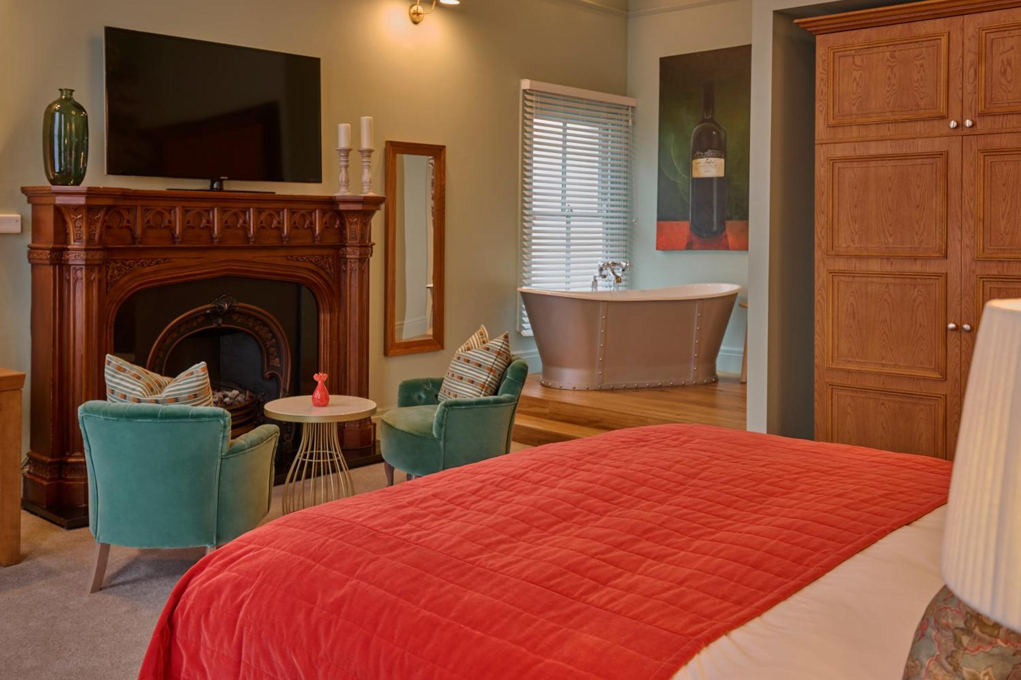 Signature Suite,1542752425:JPEG