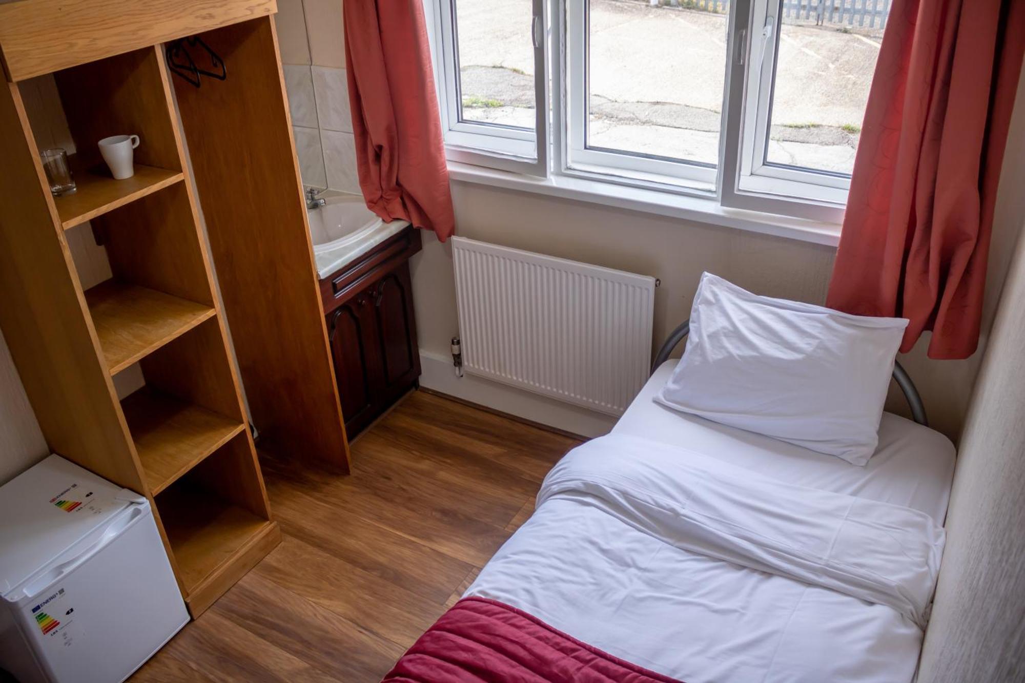Standard Single Room with Shared Bathroom