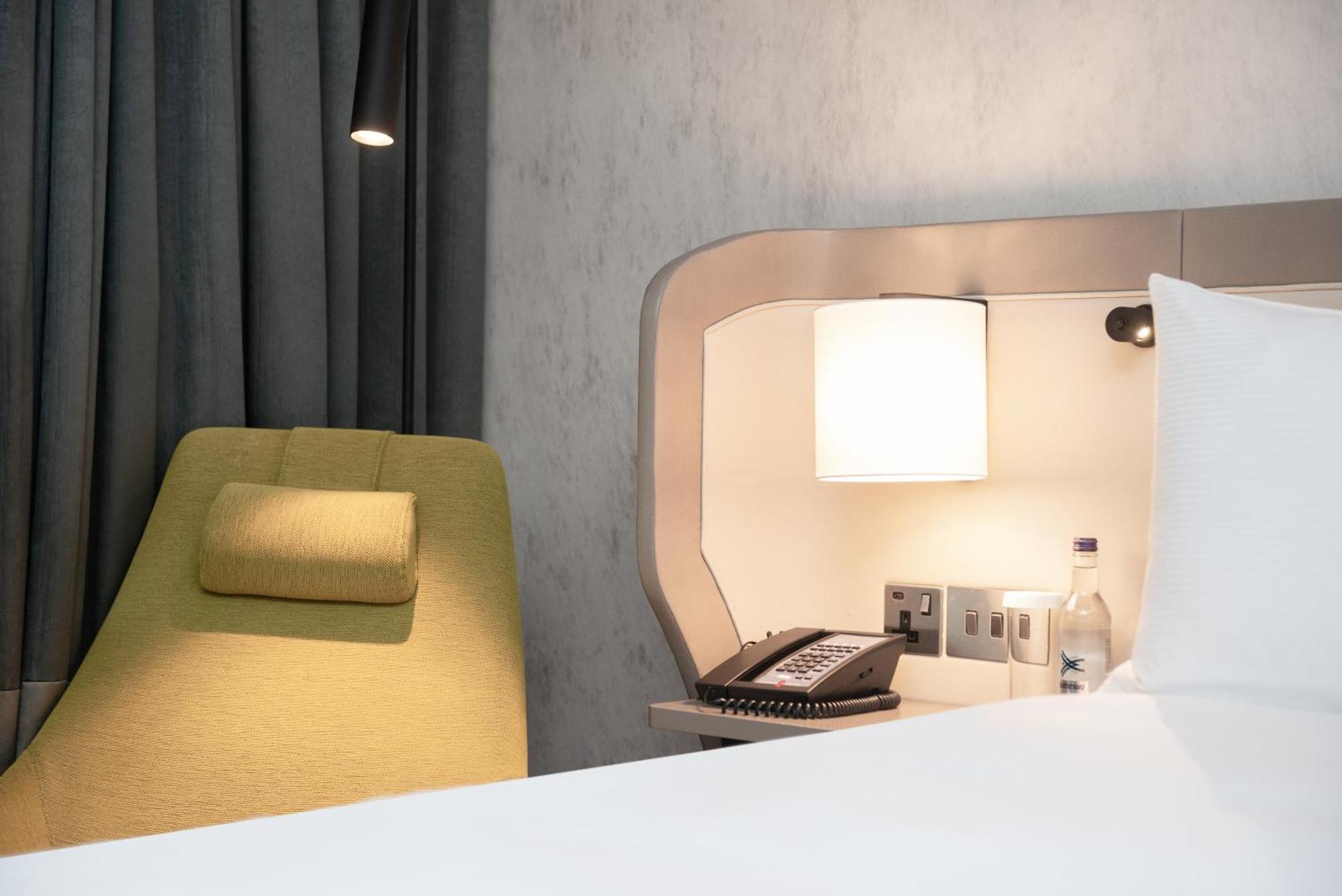 Habitación Executive con acceso al salón y cama extragrande