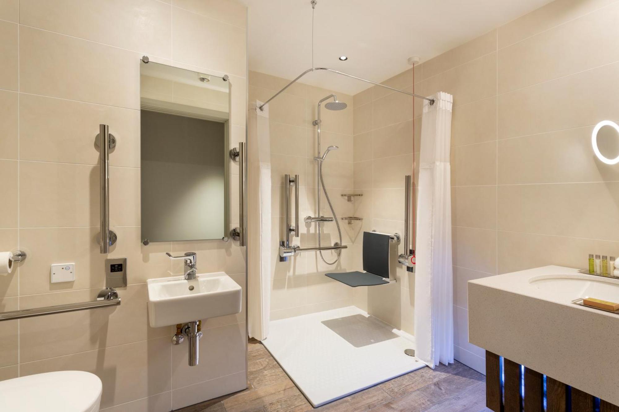 King Room - Mobility Access,1548626275:JPEG