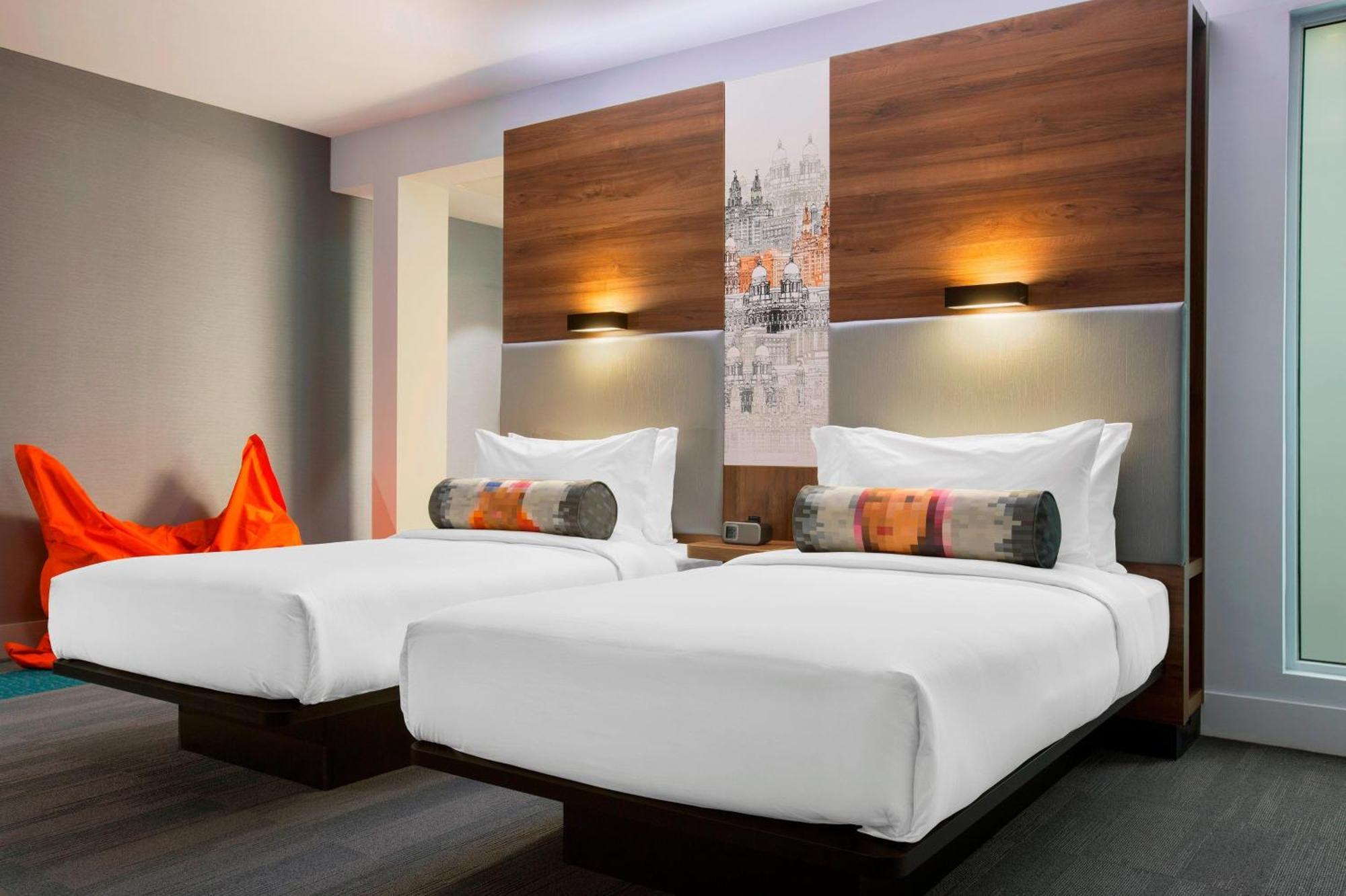 Savvy Twin Room Larger Guest room 2 Twin or Single Beds,1548643573:JPEG