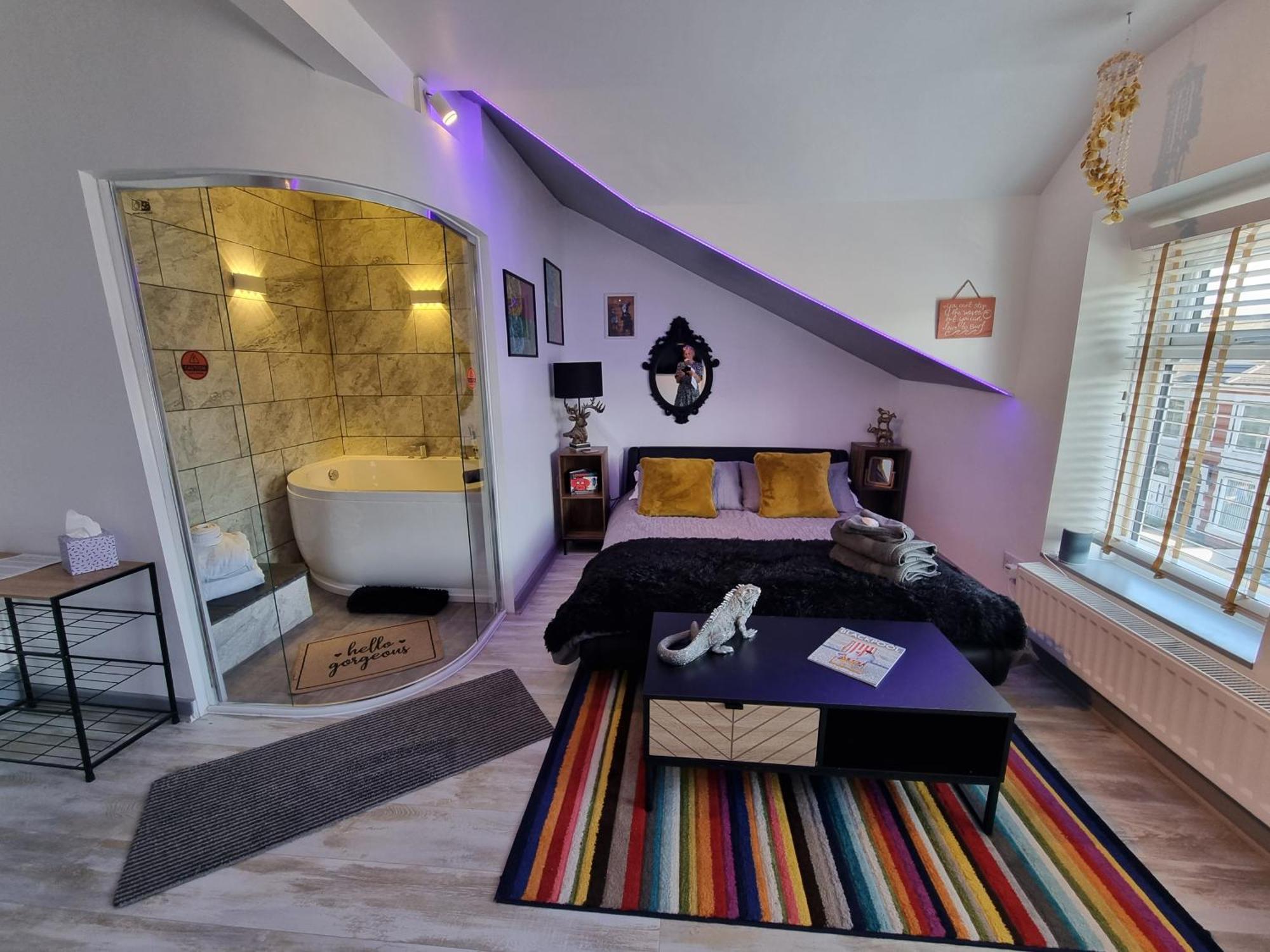 Deluxe Suite with Spa Bath
