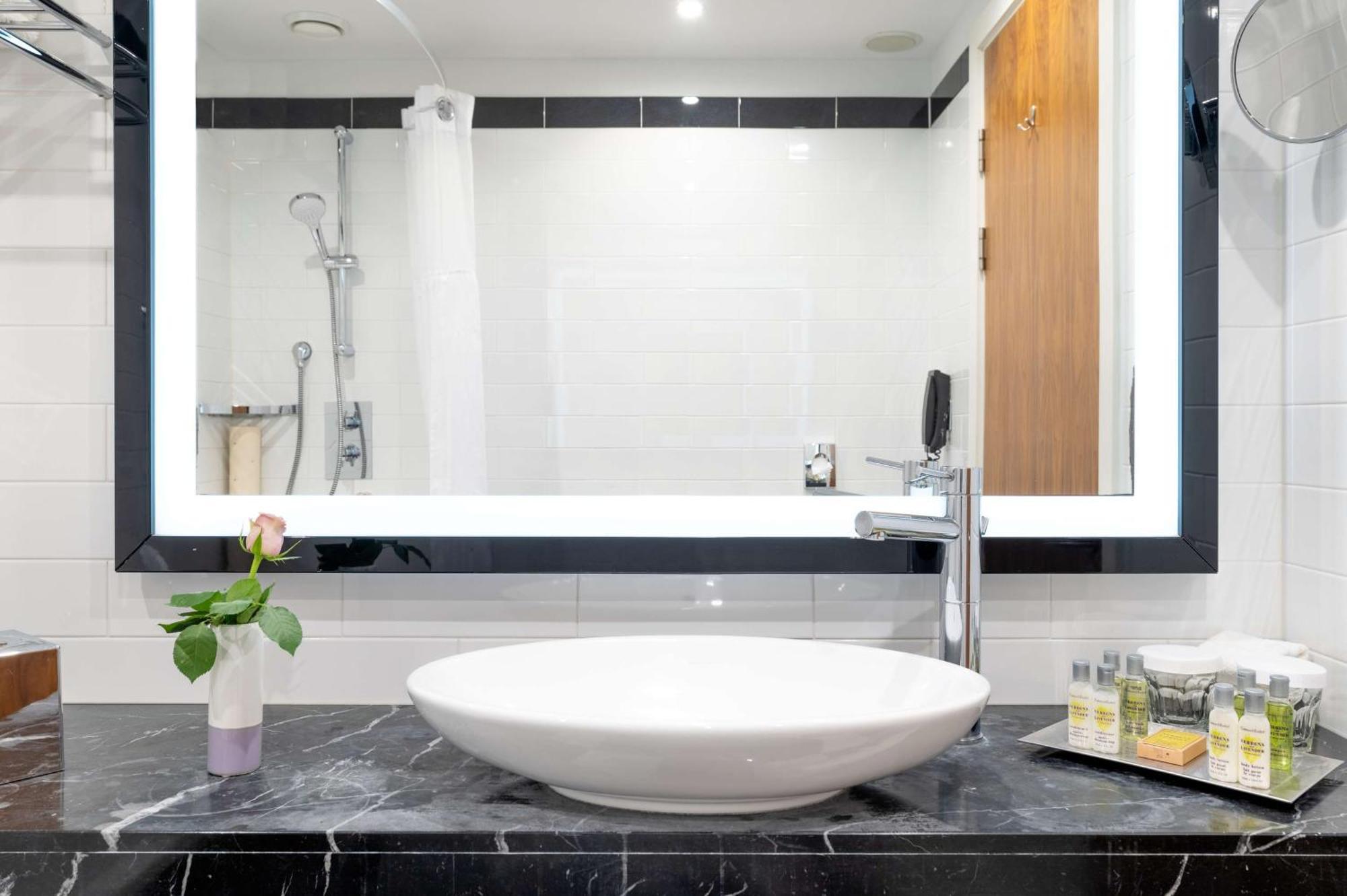 King Guest Room,1550915791:JPEG