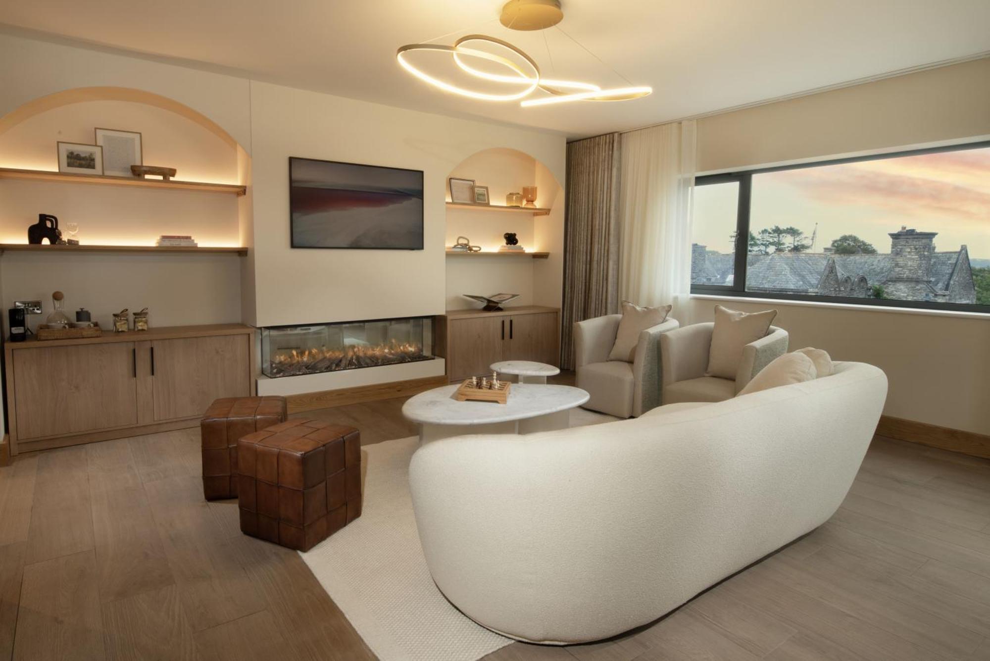 Deluxe Suite