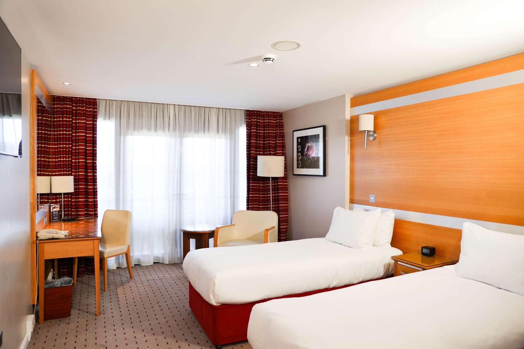 Hébergement Lits Jumeaux de Luxe - Vue sur l'Enceinte du Stade