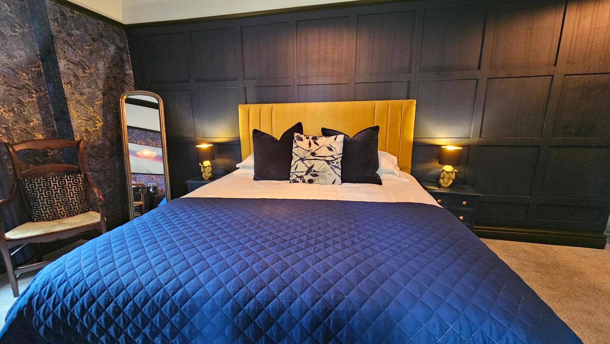 Deluxe King Room,1553389945:JPEG