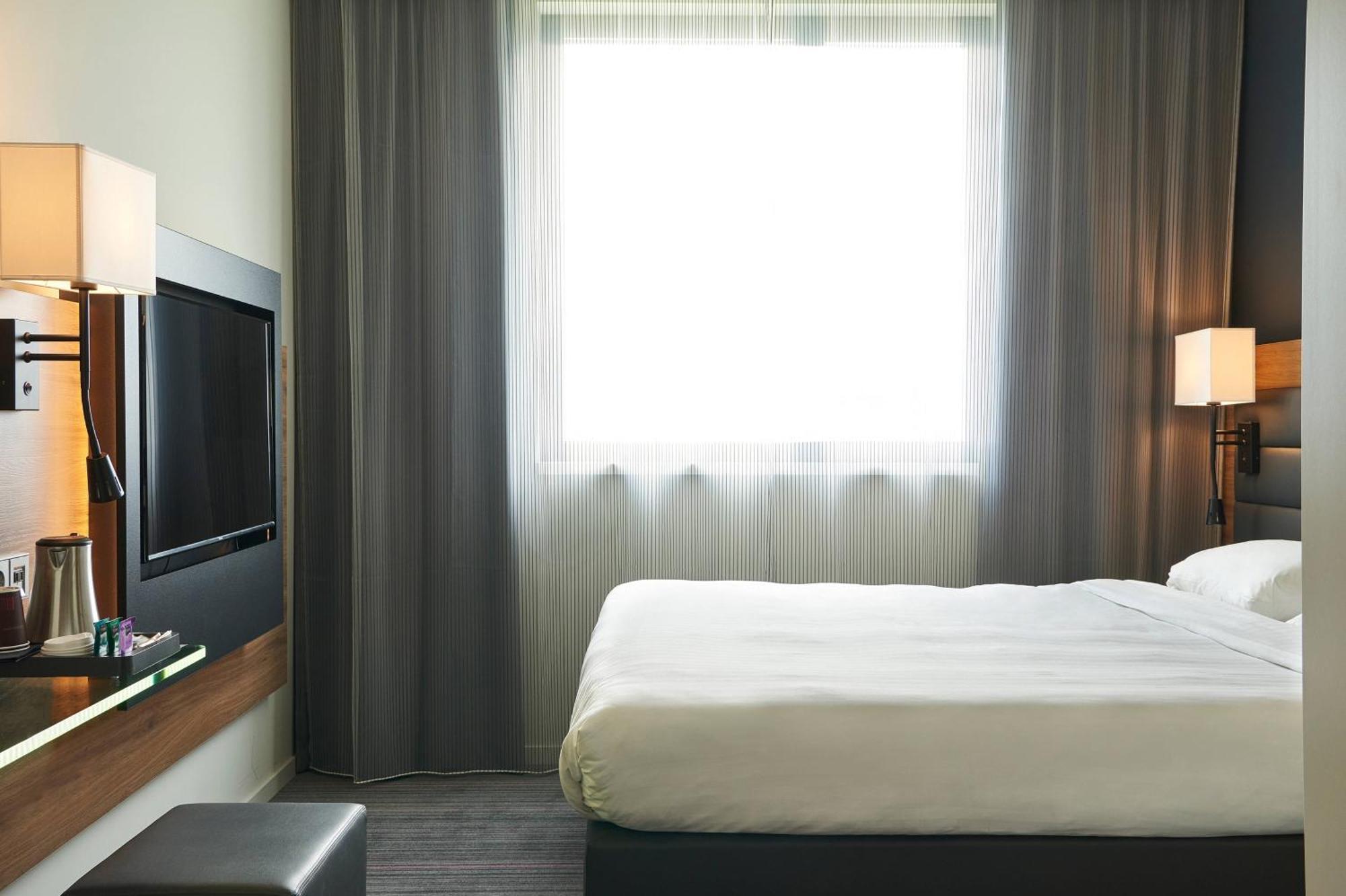 Moxy Extra Sleeper Room