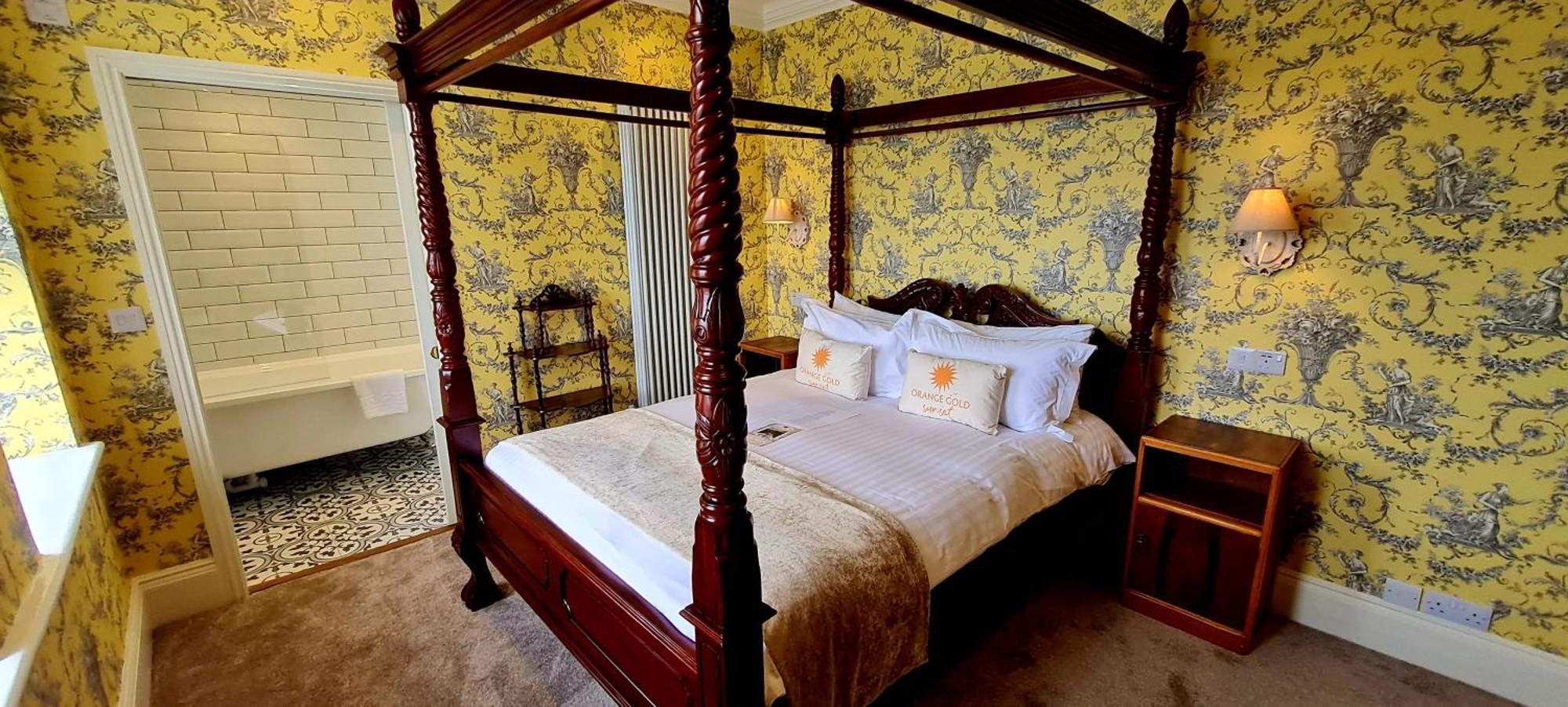 North Tower Junior Suite with Sea View (Not Pet Friendly)
