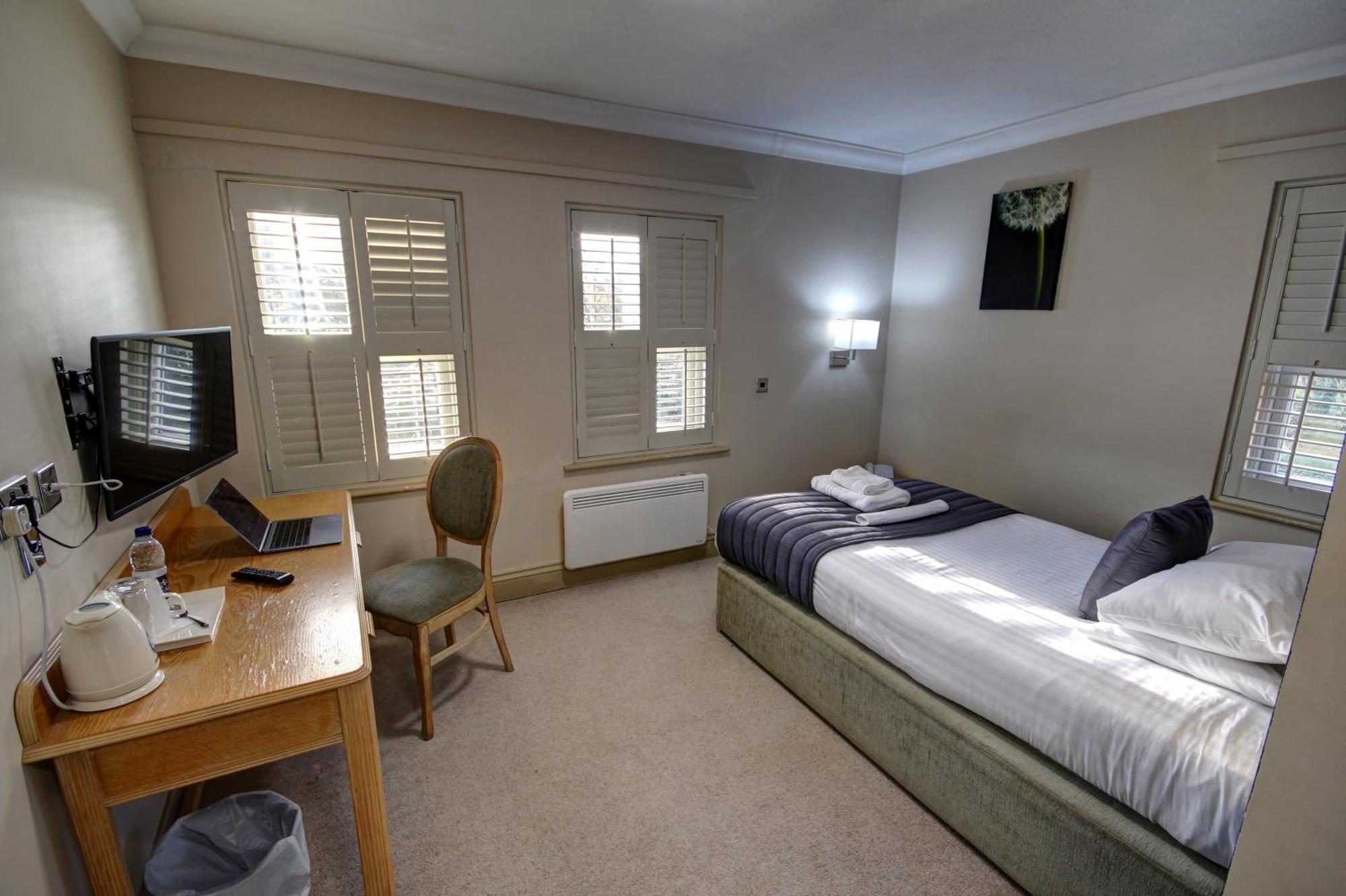 Standard Single Room,1565148568:JPEG