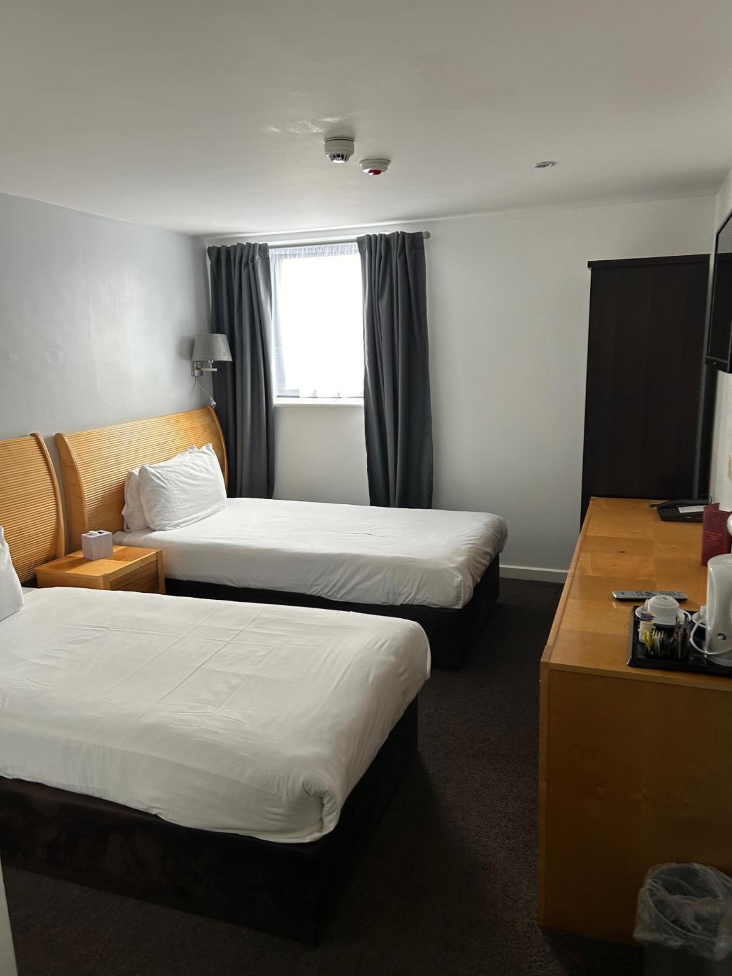 Twin Room,1566945752:JPEG