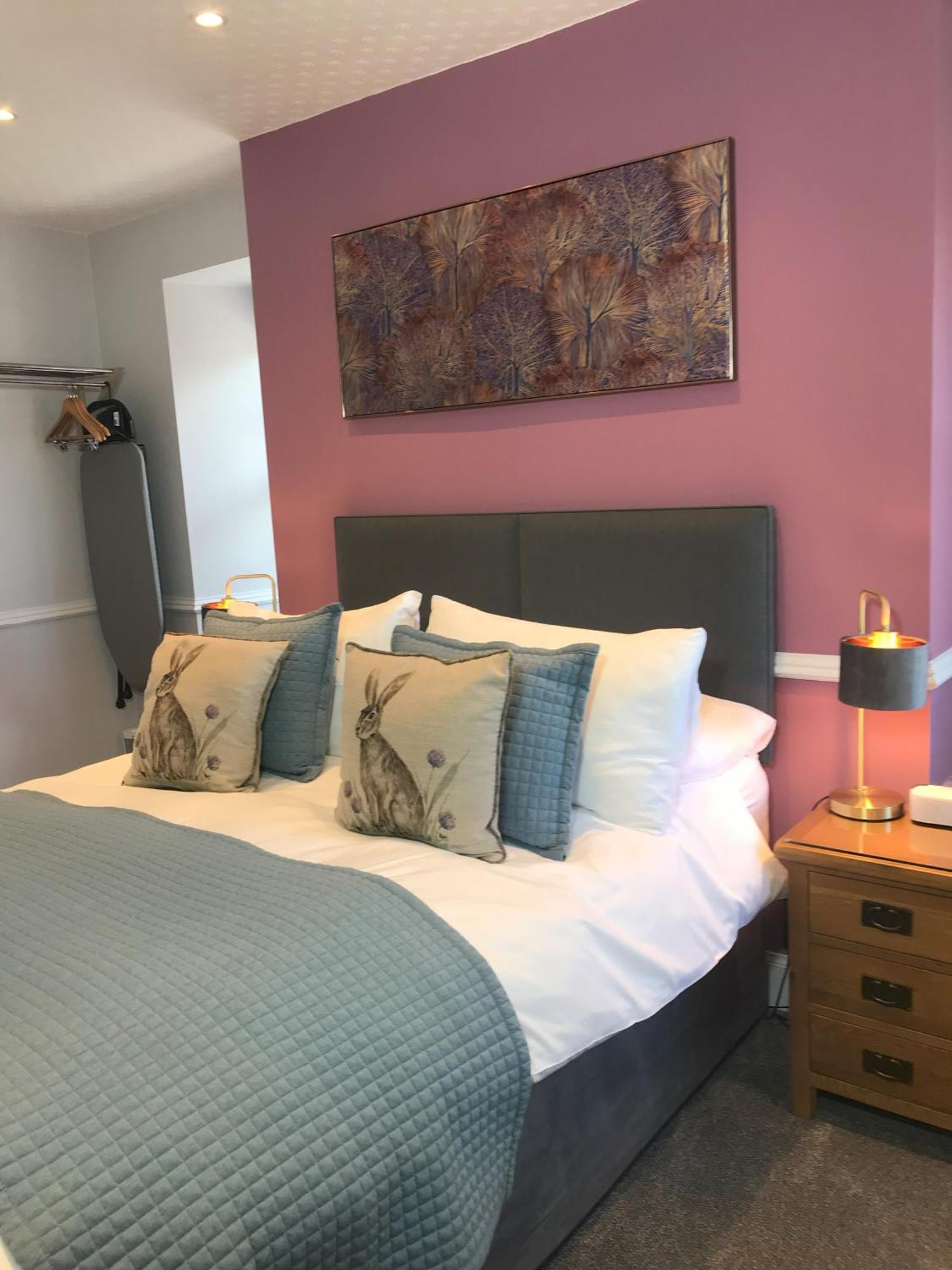 Double Room,1571361179:JPEG