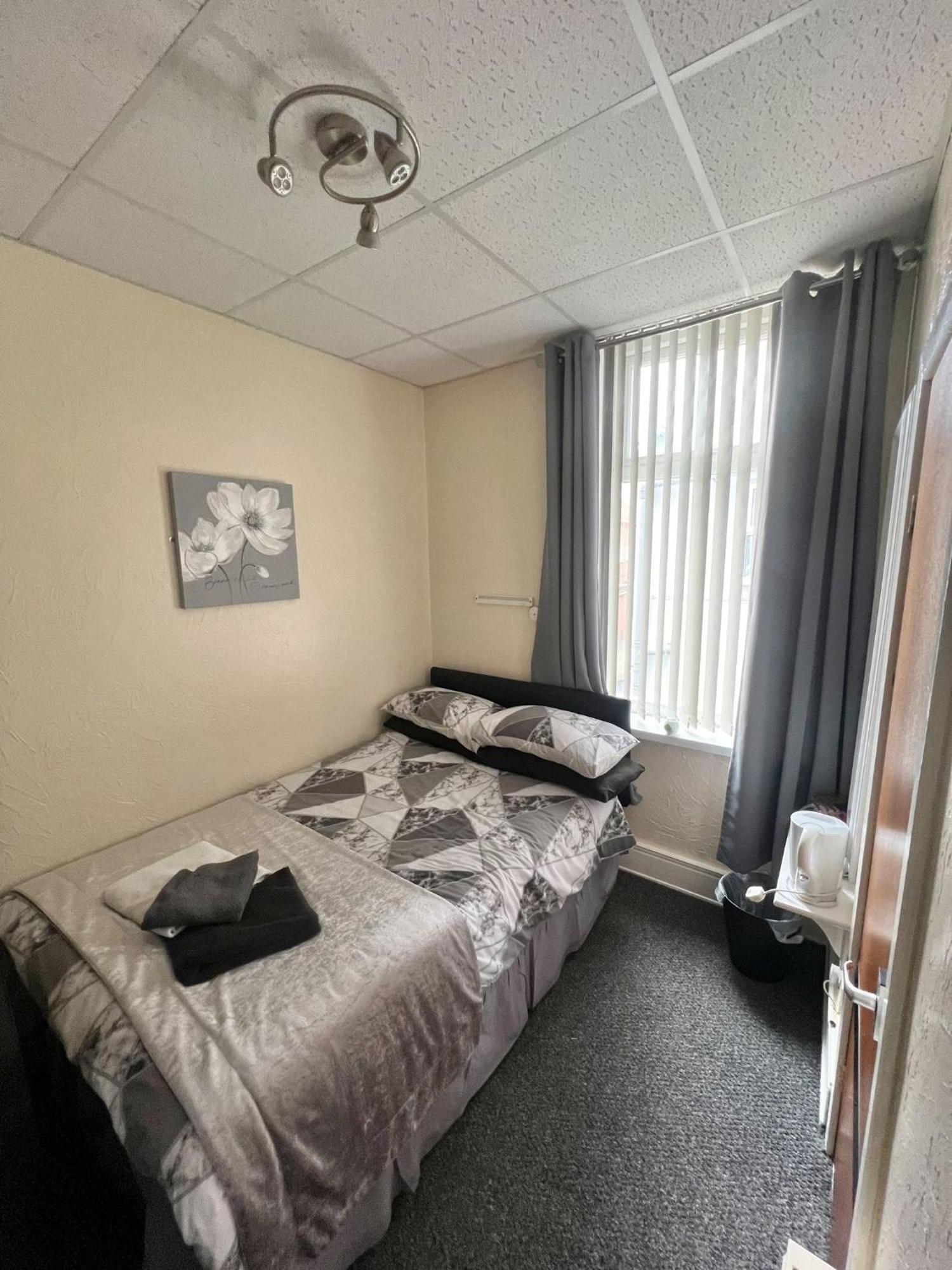 Small Double Room,1033479347:JPEG