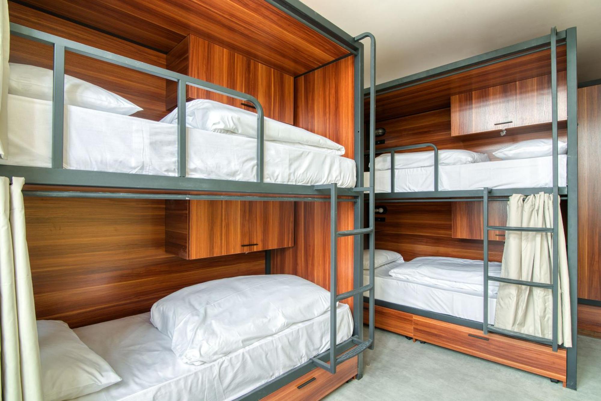 Bed 10-Bed Mixed Dormitory Room