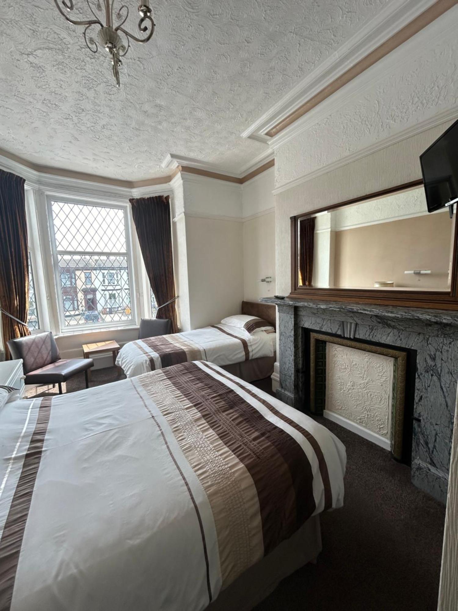 En Suite Room,1583196948:JPEG