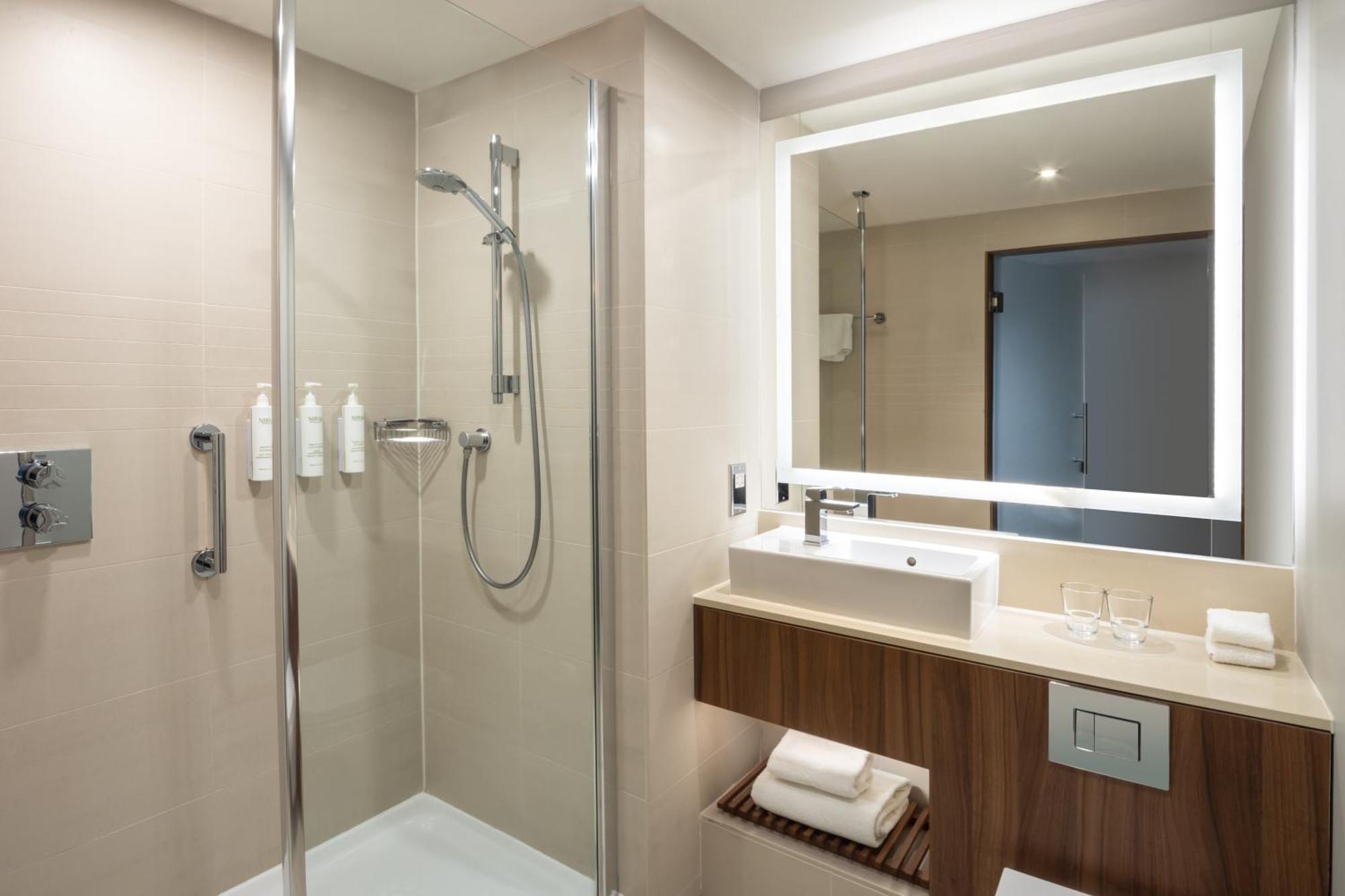 Quarto com 2 Camas de Solteiro