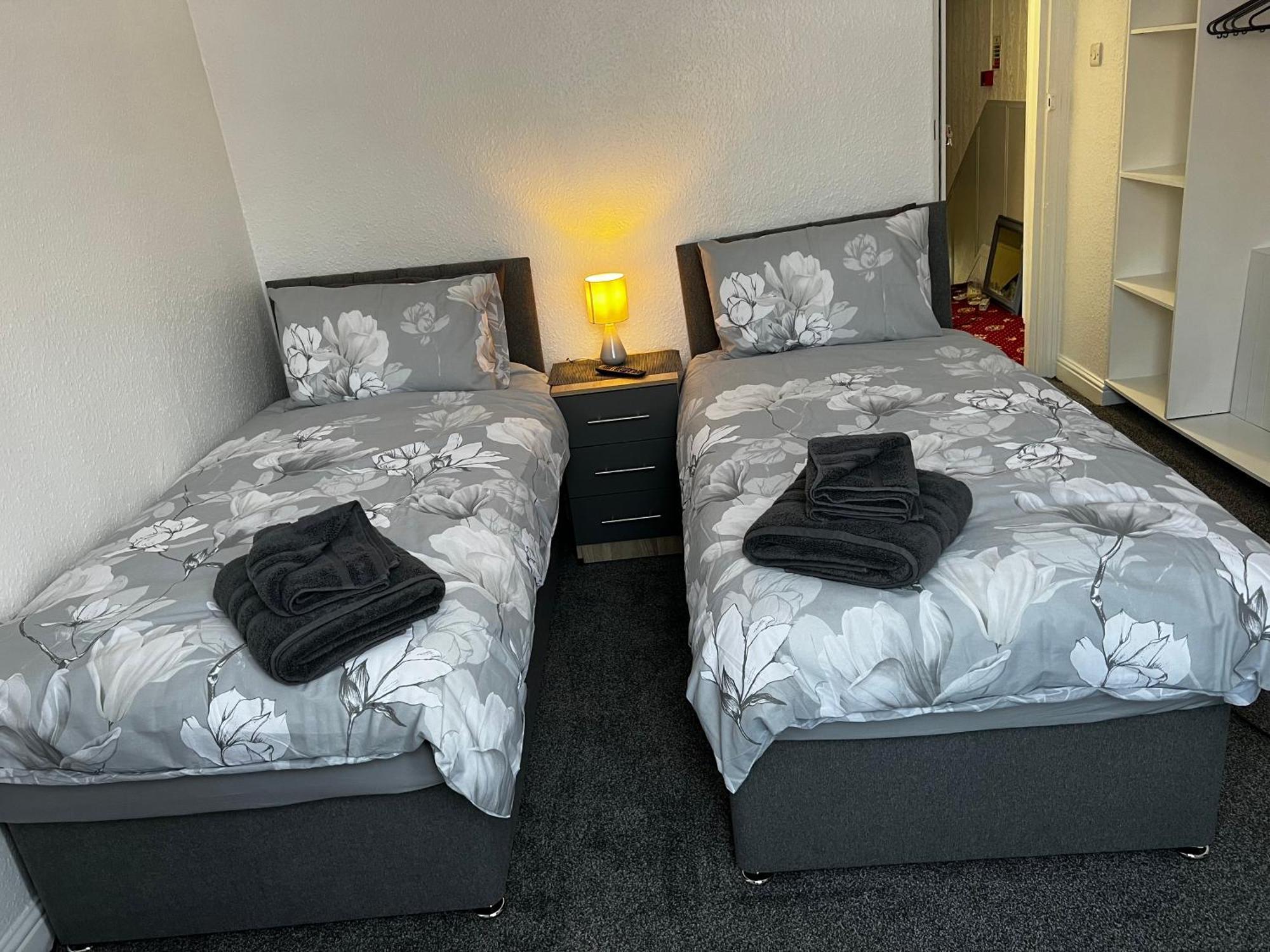 Twin Room with Private Bathroom