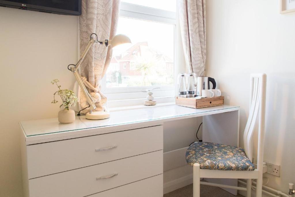 Single Room with Private External Bathroom