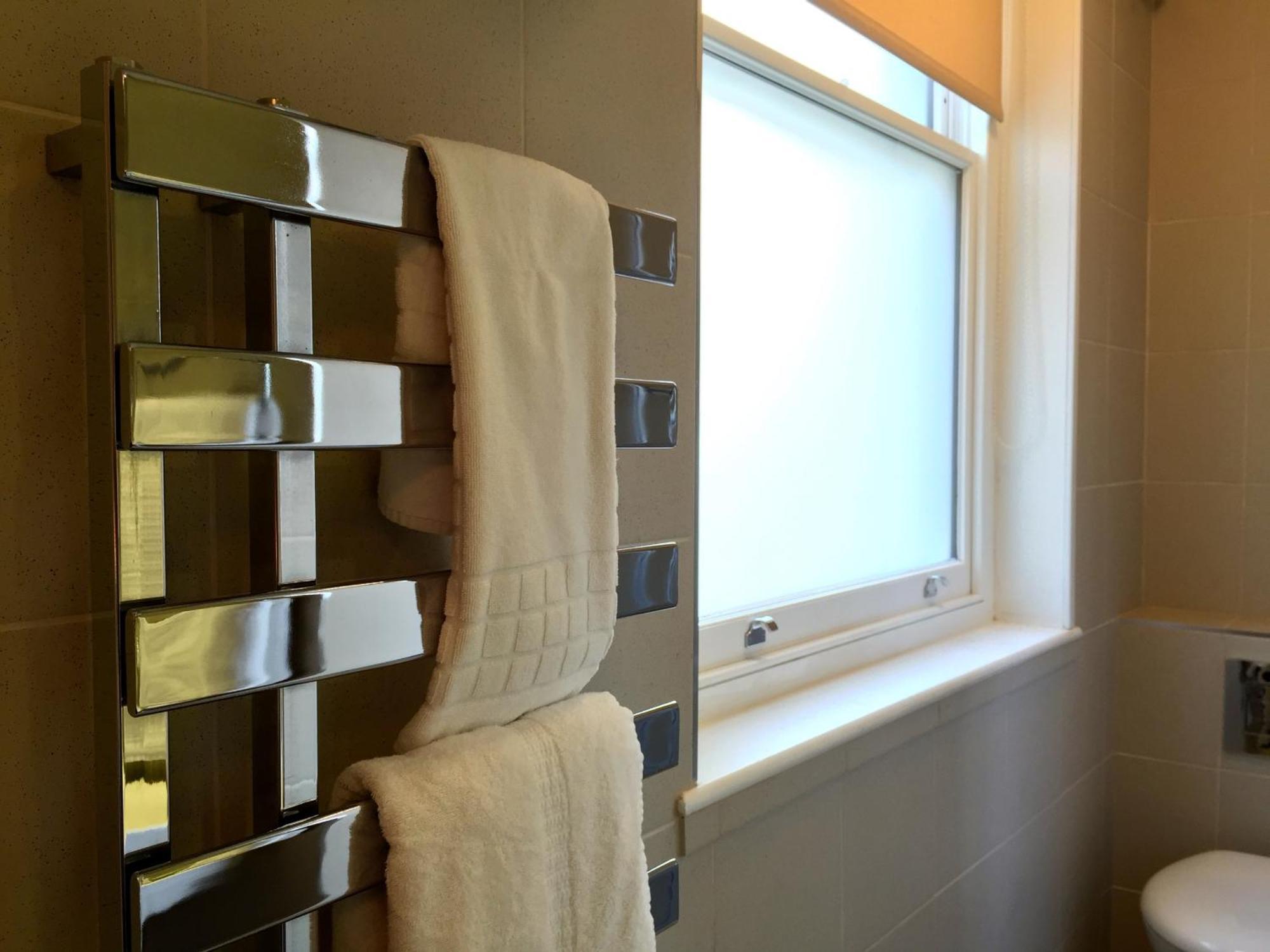Triple Room Shower,1631545661:JPEG