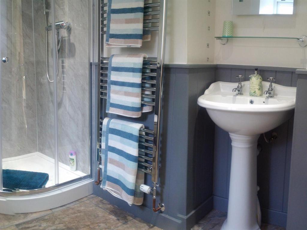 Apartment Shower